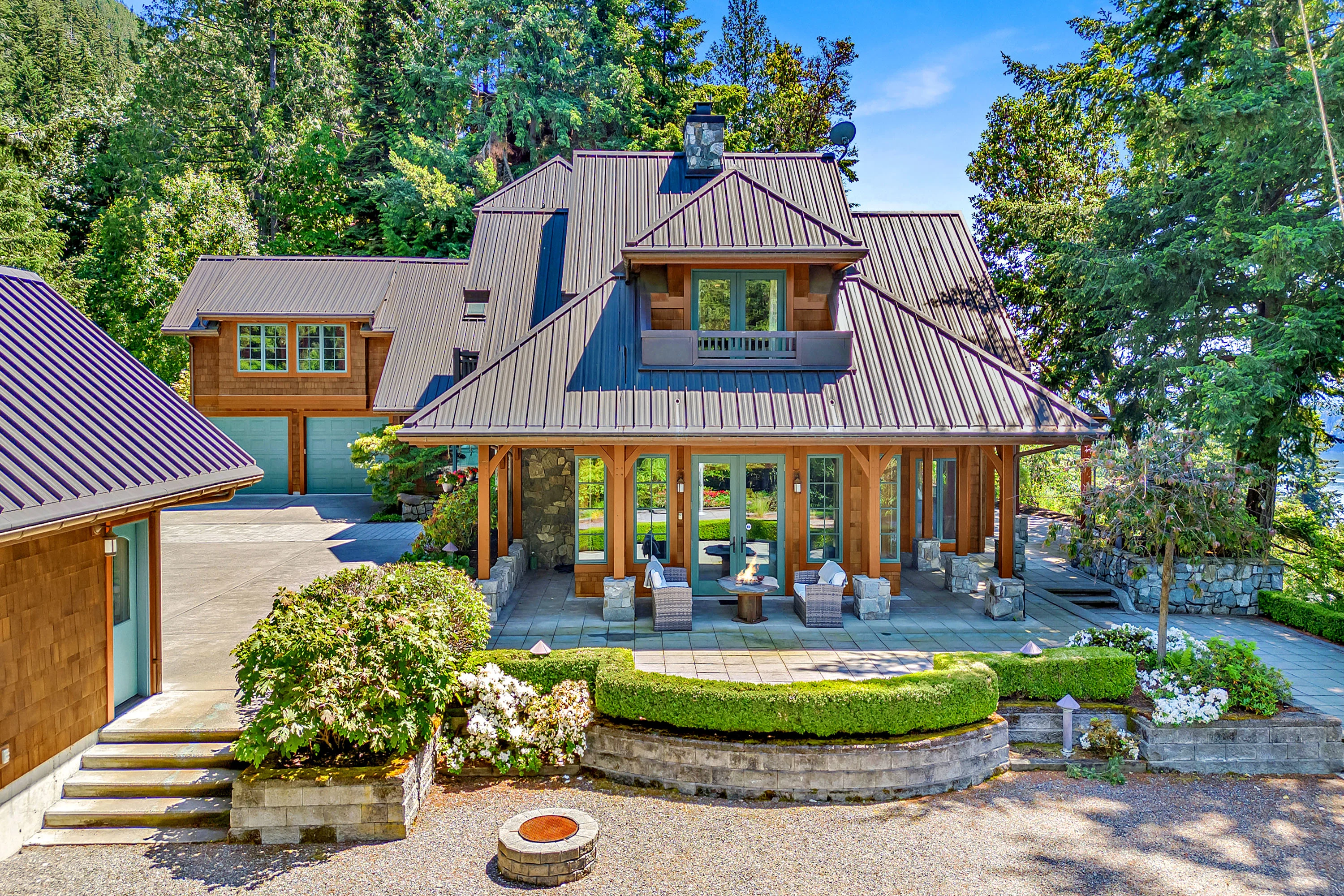 1401 Chuckanut Crest Drive, Bellingham, Near Seattle, Washington 98229 - 1401_Chuckanut_Crest_Drive_02_sxrspk