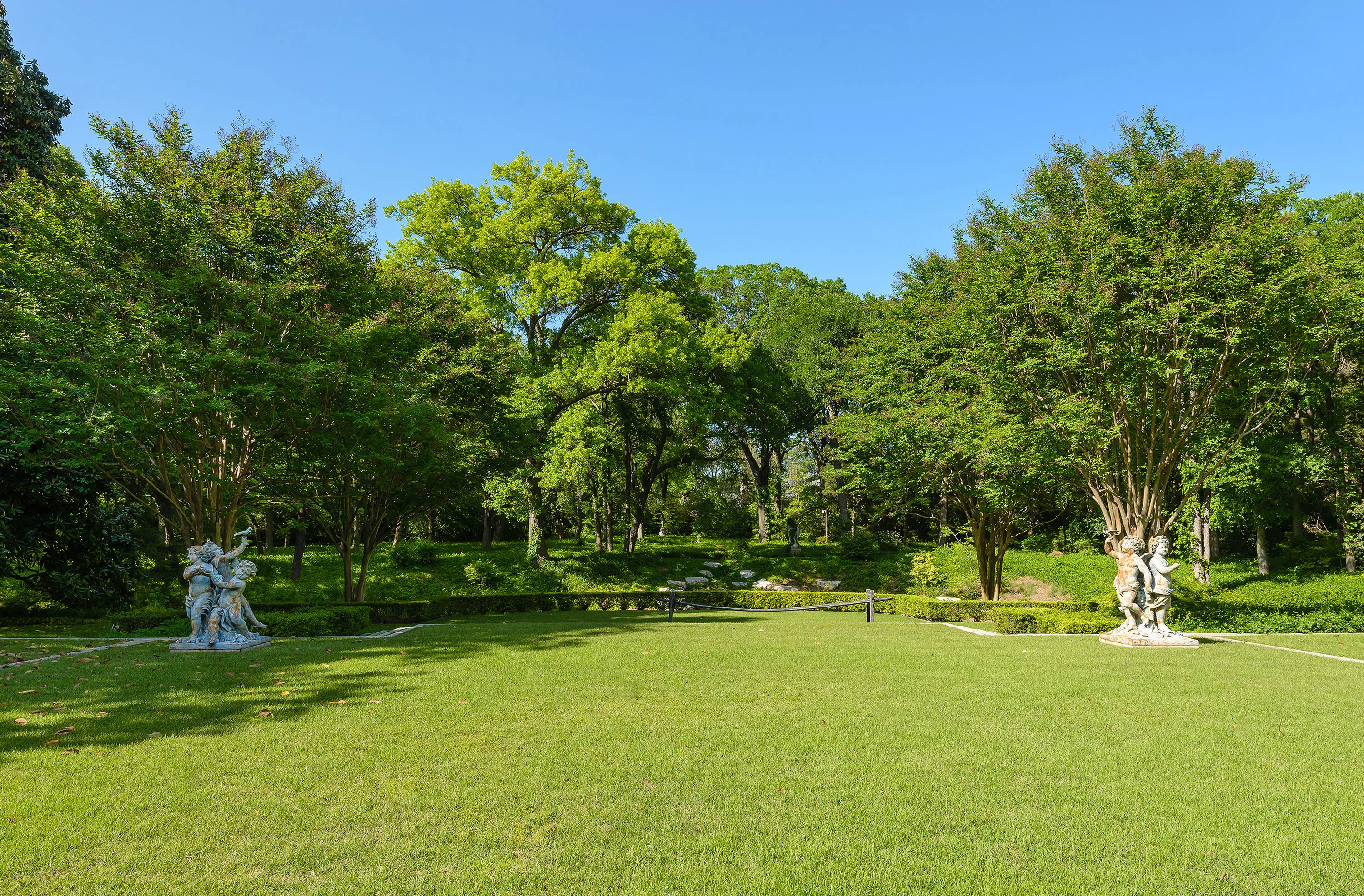 10000 Hollow Way Road, Dallas, Texas 75229 - walnut-place-dallas-texas35_kpx9ml