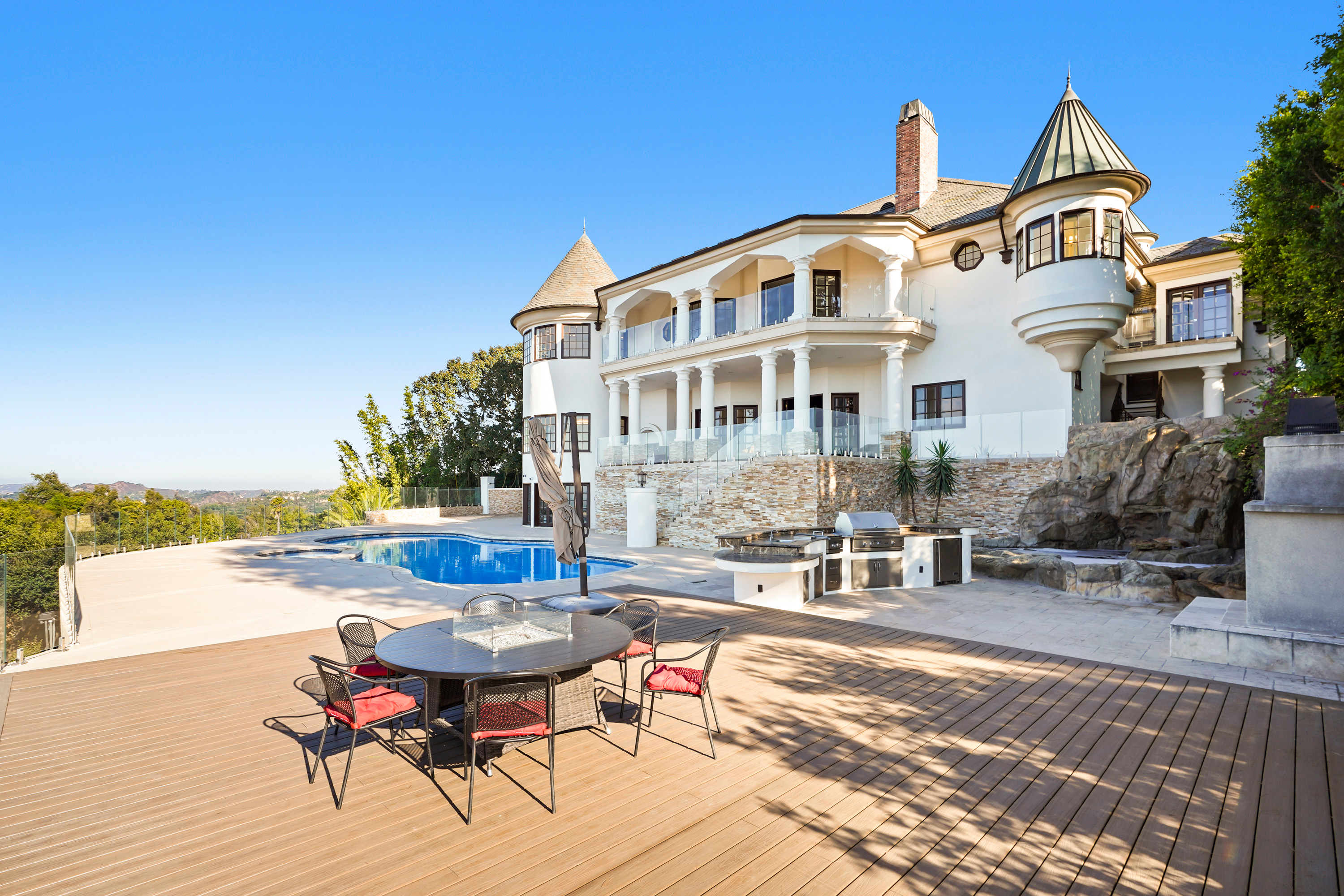 61 13320 Mulholland Drive - Luxury Real Estate - Concierge Auctions