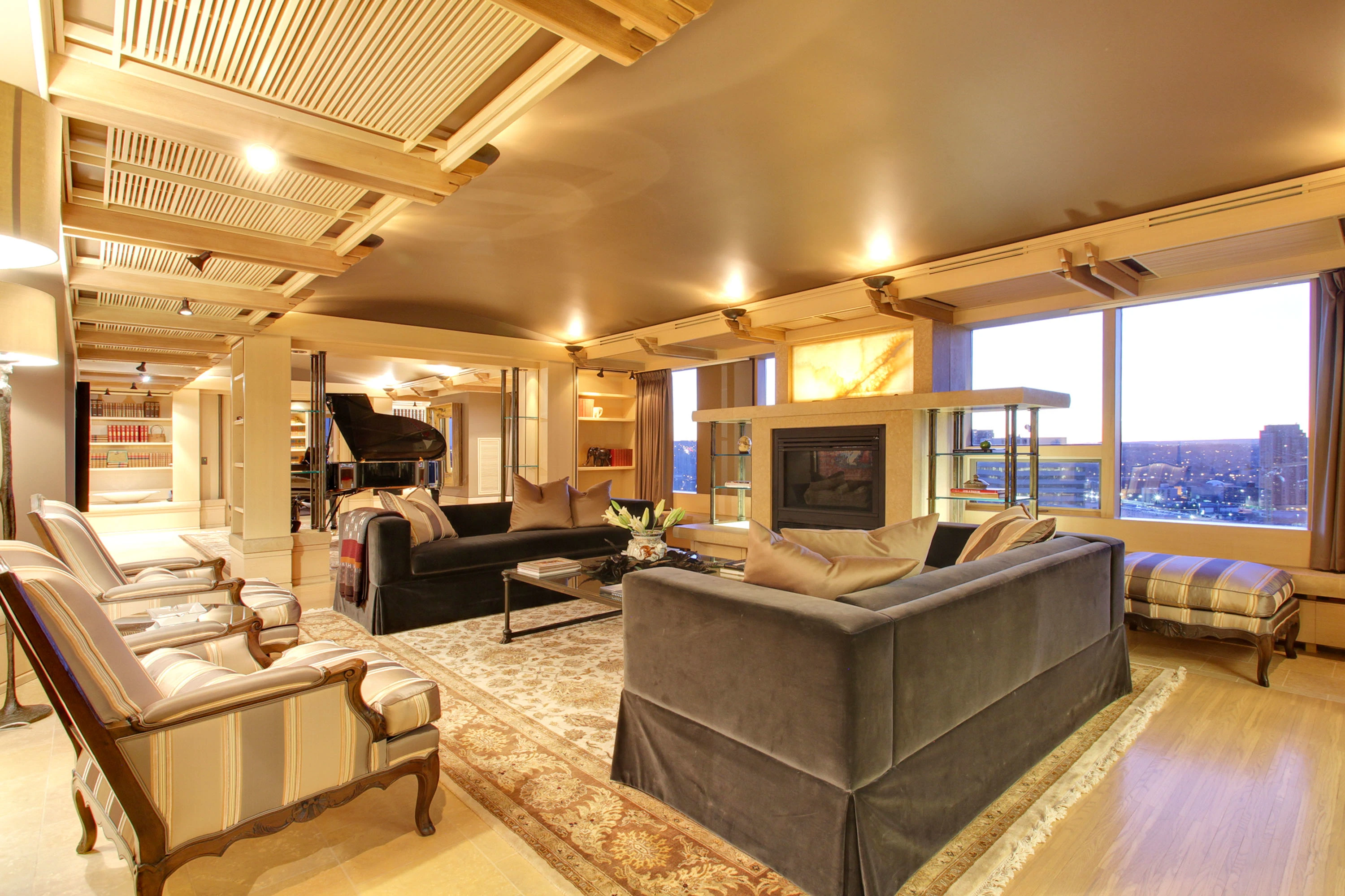 #2420, 720-13th Avenue SW, Beltline, Calgary, Alberta T2R 1M5, Canada - 2420_720_13th_Avenue_SW_Beltline_Calgary_Canda_00_tdnysu