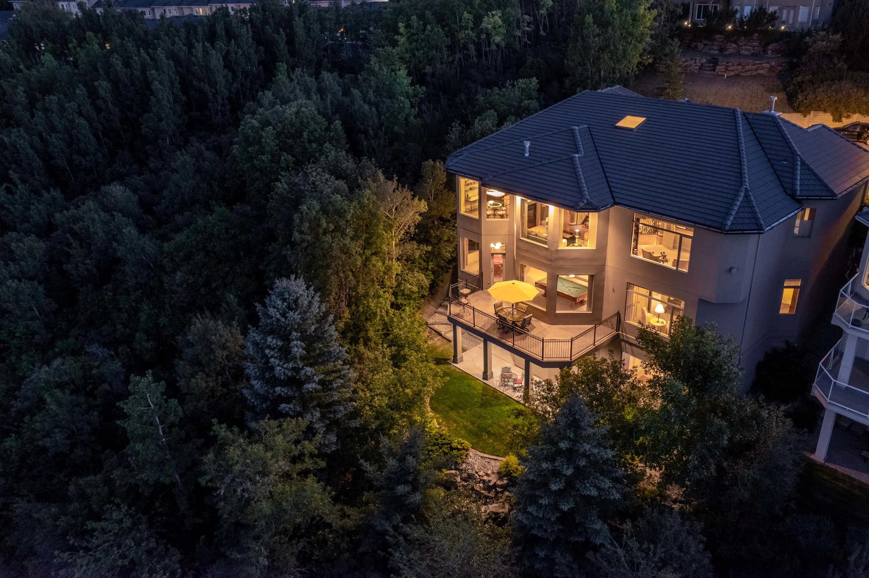 42 W Patina Ln SW, Calgary, Alberta T3H 3N4 , Canada - 42-w-patina-lane-01_zsqik9