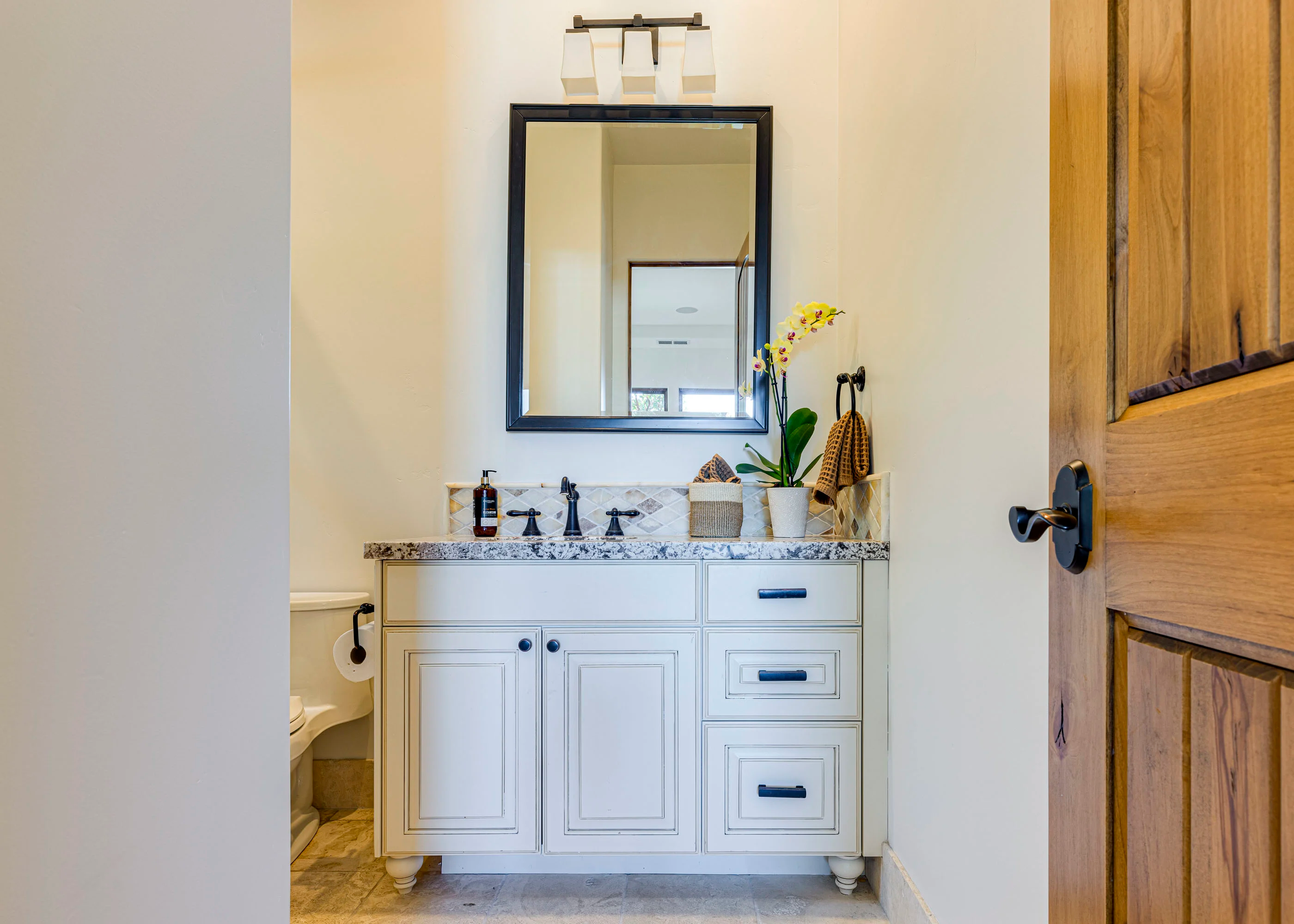 21001 Broadway, Sonoma, California 95476 - 21001_Broadway_17_cpekd1