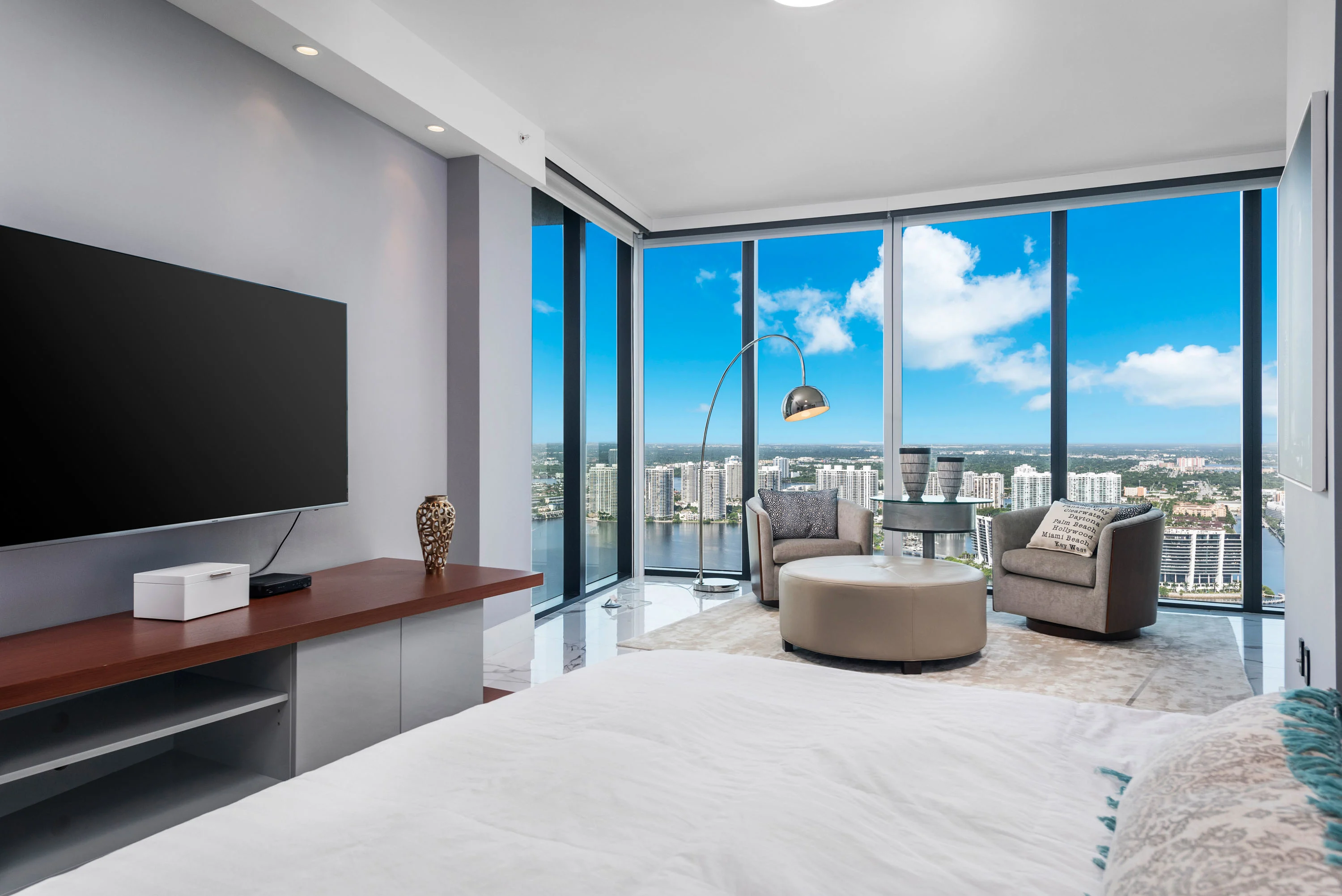 18555 Collins Ave, Apt 4603, Porsche Design Tower, Miami, Florida 33160 - 18555-collins-avenue-apartment-4603-sunny-isles-beach-florida25_kczcrr