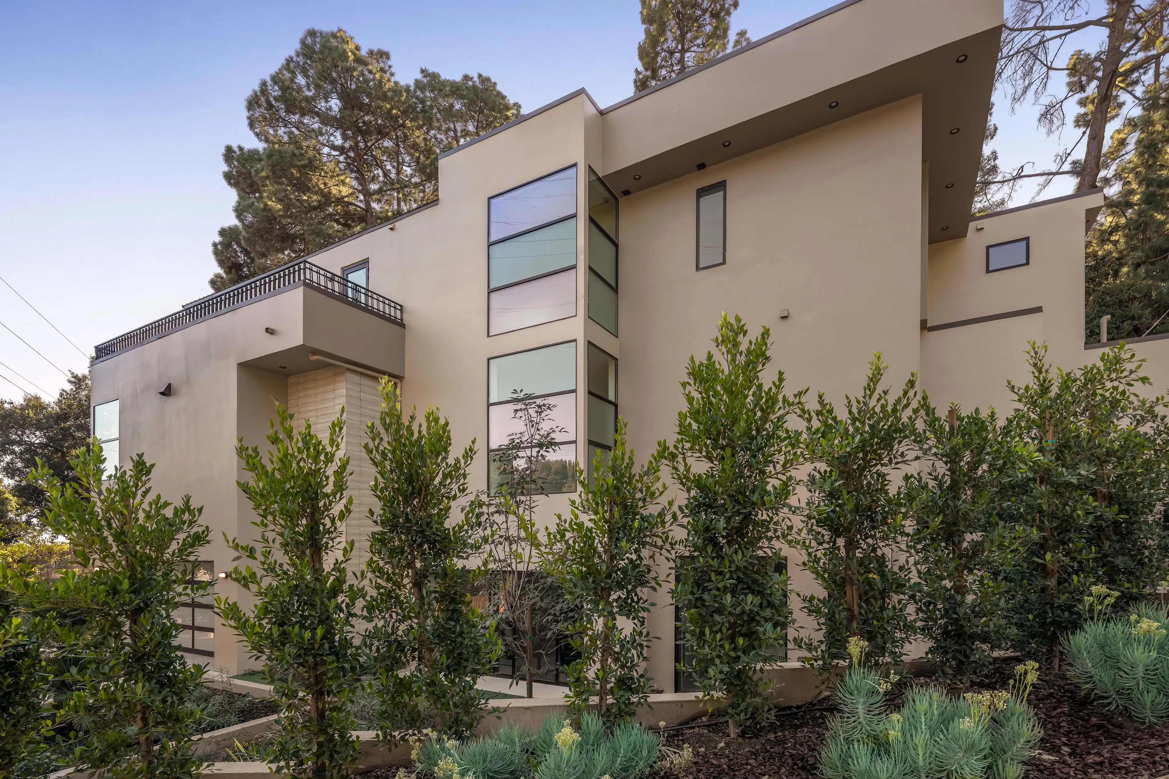 641 Elkins Road, Los Angeles, California 90049 - 641-elkins-road-brentwood-california_44_seewzy