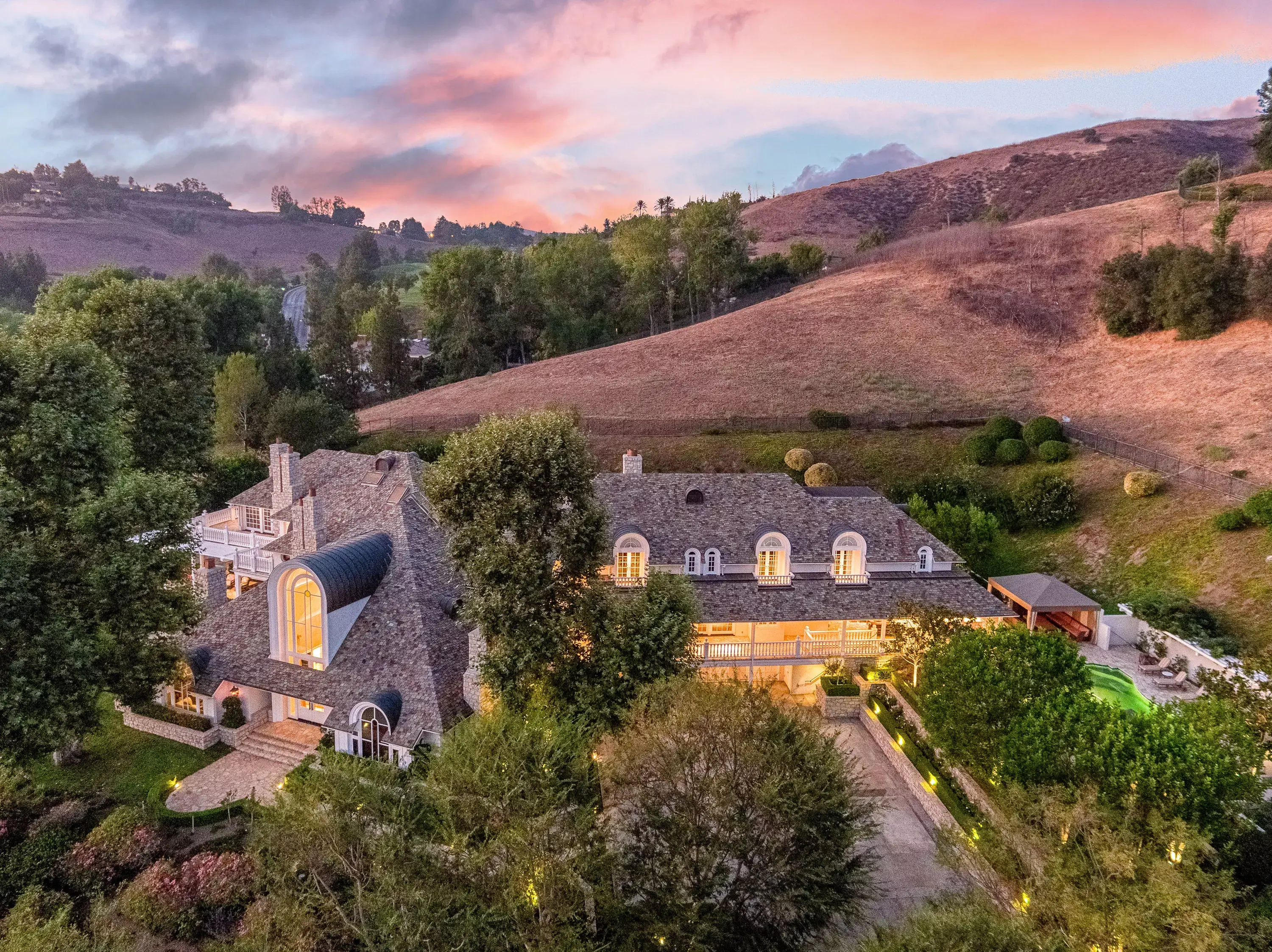 1064 Lakeview Canyon Road, Westlake Village, California 91362 - 1064-lakeview-canyon-road-westlake-village-california02_kqjxck