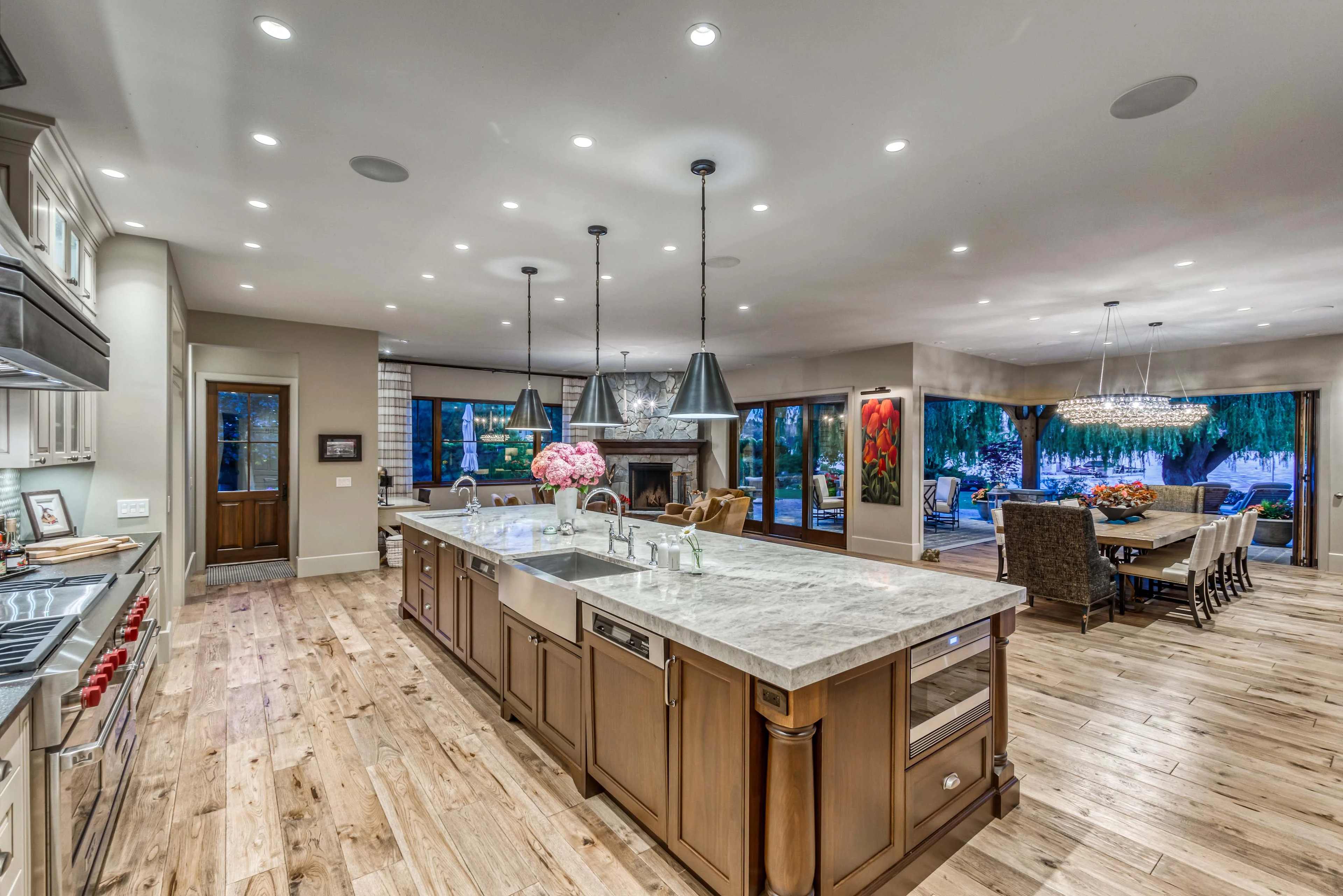 8200 Kalavista Drive, Kalamalka Lake, British Columbia V1B 1K3, Canada - 8200-kalavista-drive-kalamalka-lake-british-columbia_10_h78yob