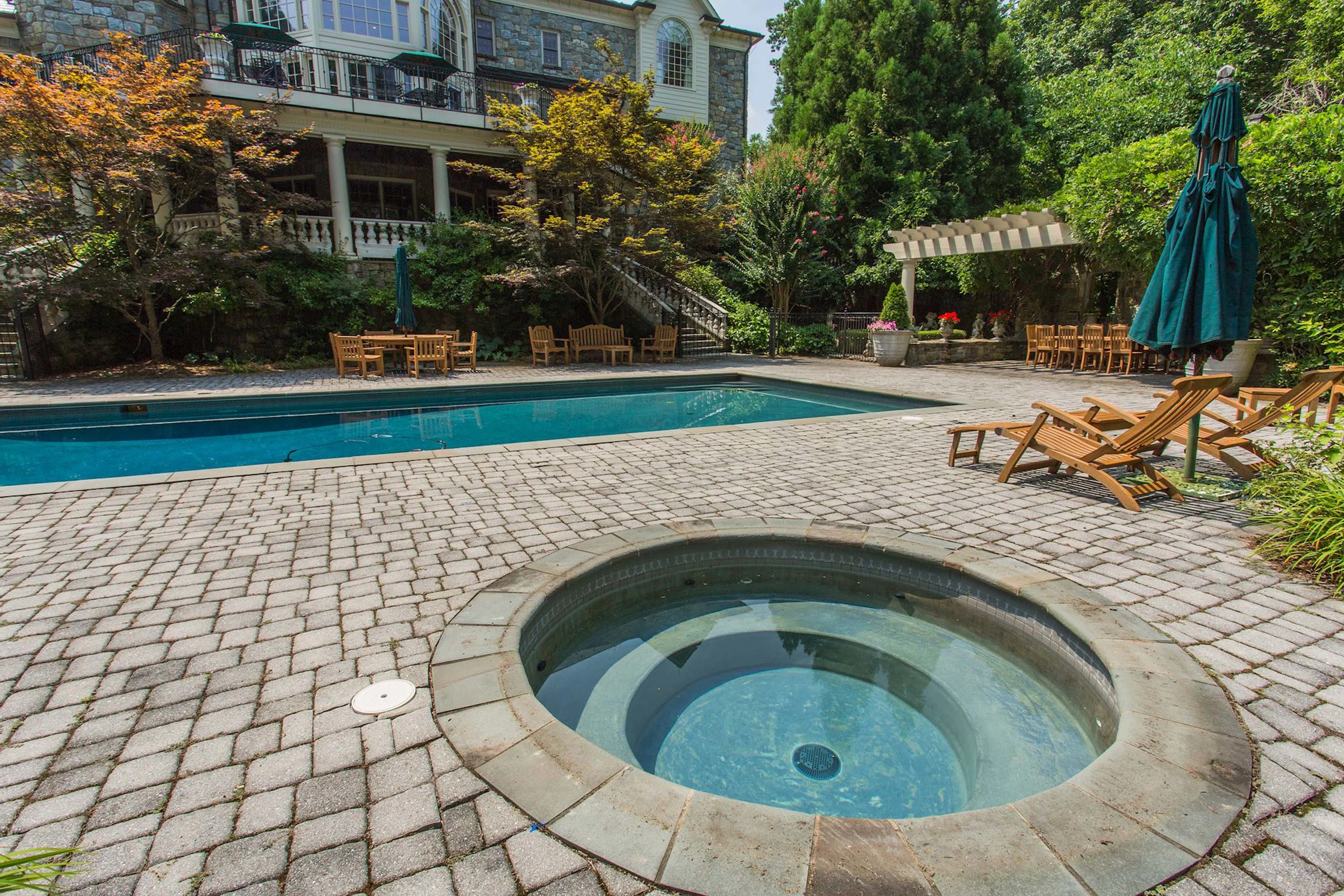 7984 Georgetown Pike, Near Washington D.C., Virginia 22102 - 7984-georgetown-pike-mclean-virginia52_tkmocg