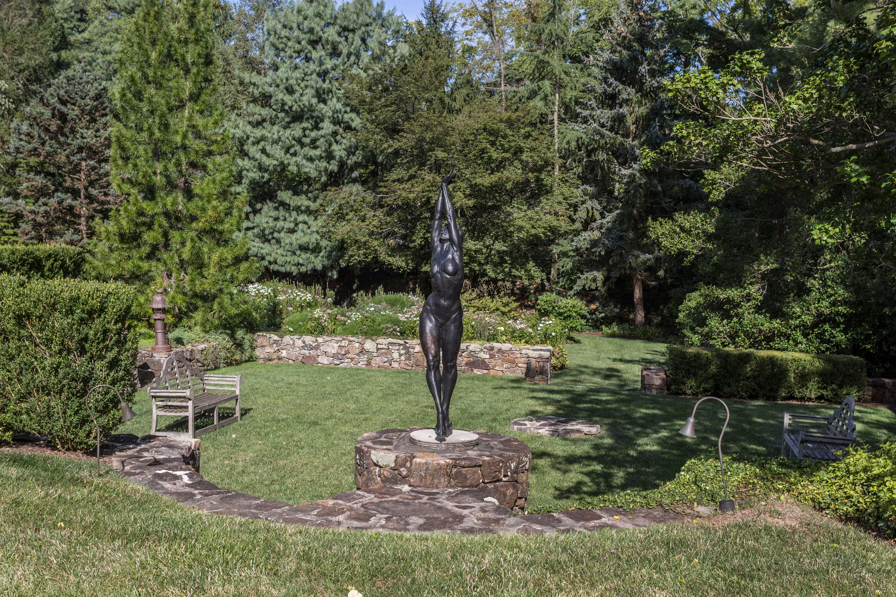 221 Spring Road, Malvern, Pennsylvania 19355 - 221-spring-rd-malvern-pa-28-27-09-34-3434_bhedwg