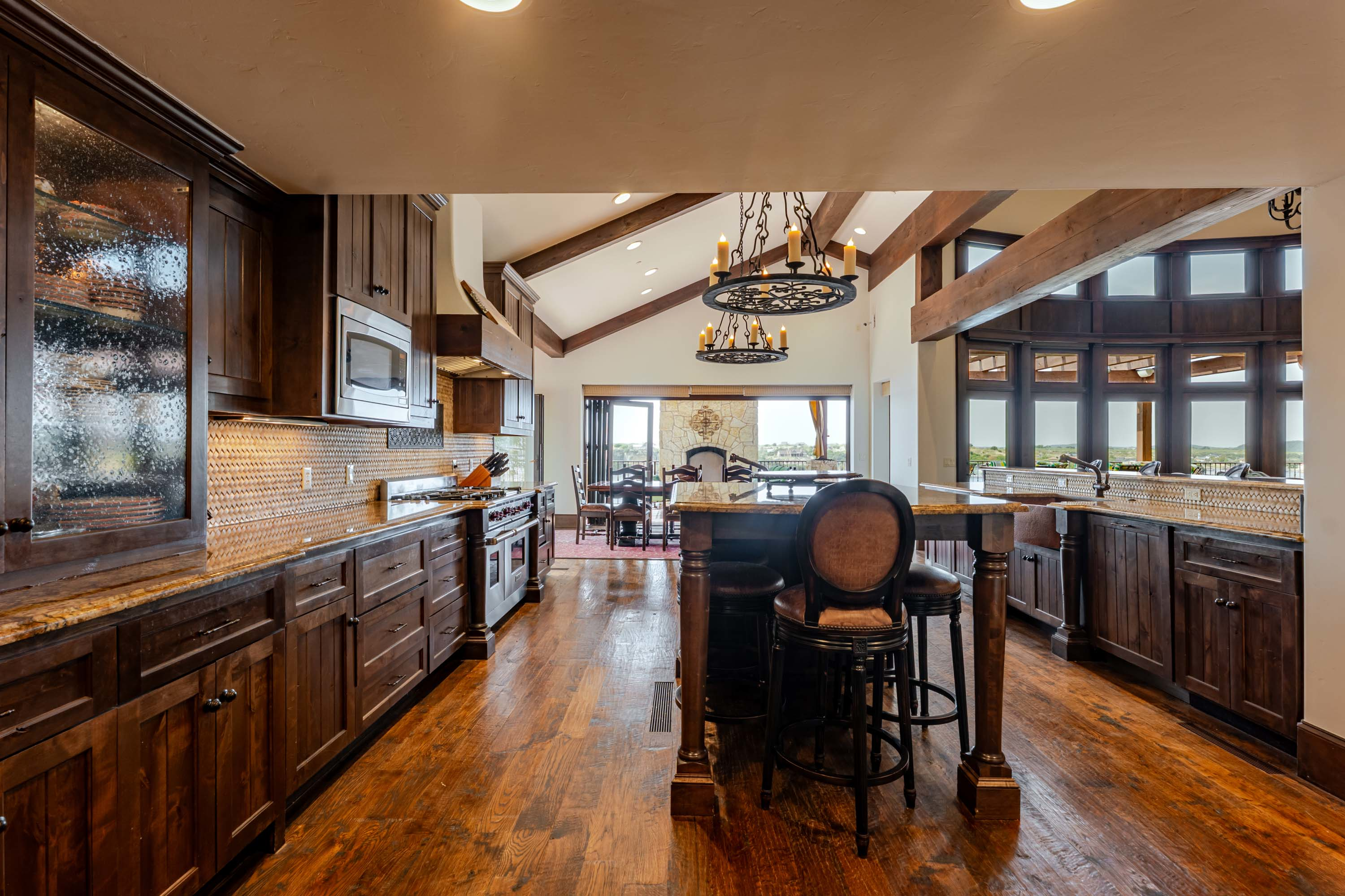 04.6 1011 Lakeview Point Drive - Luxury Real Estate - Concierge Auctions