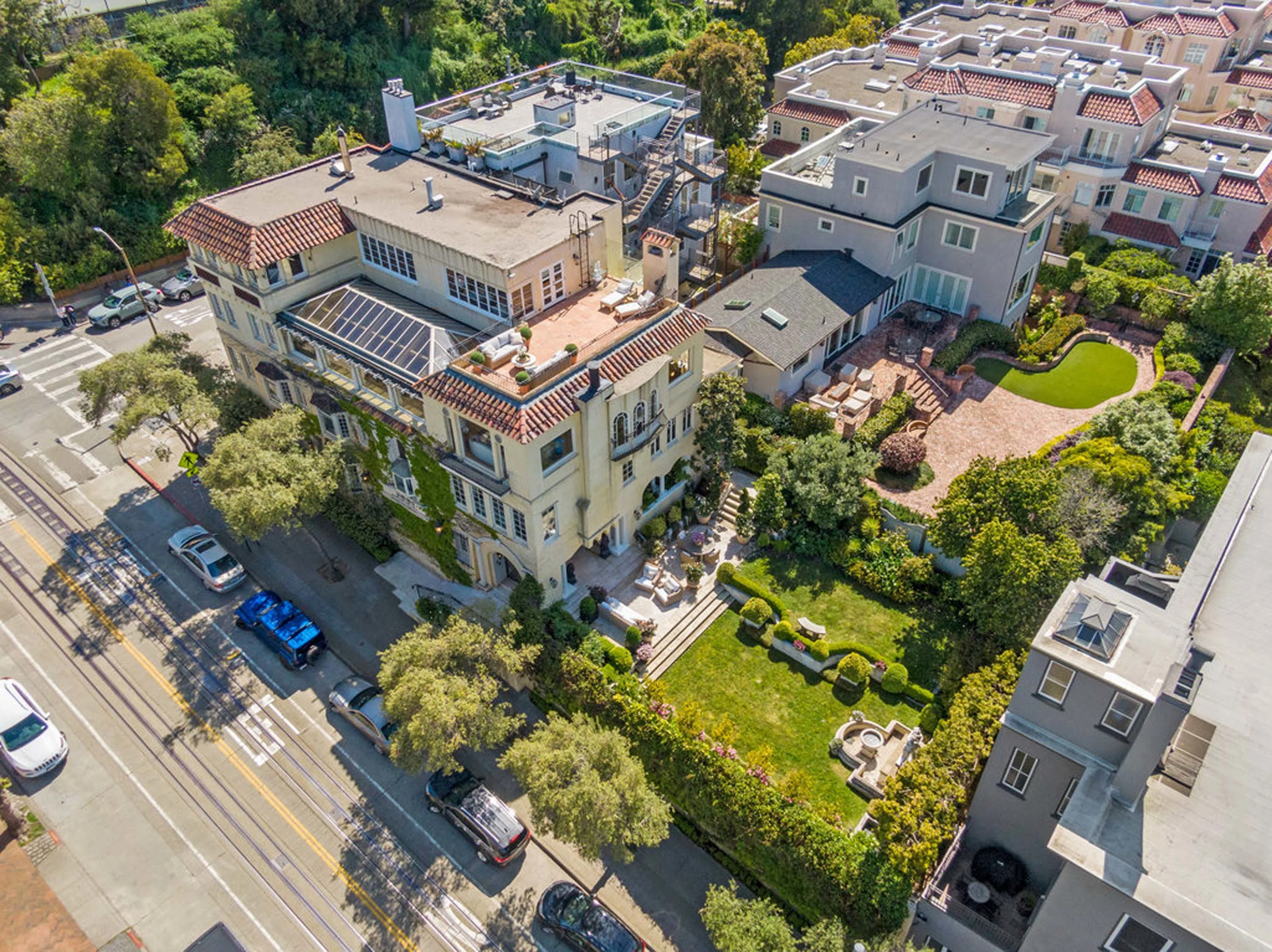 2323 Hyde Street, San Francisco, California 94109 - 2_-_22._084_photos_2323_hyde_ap_016_mmcrvg