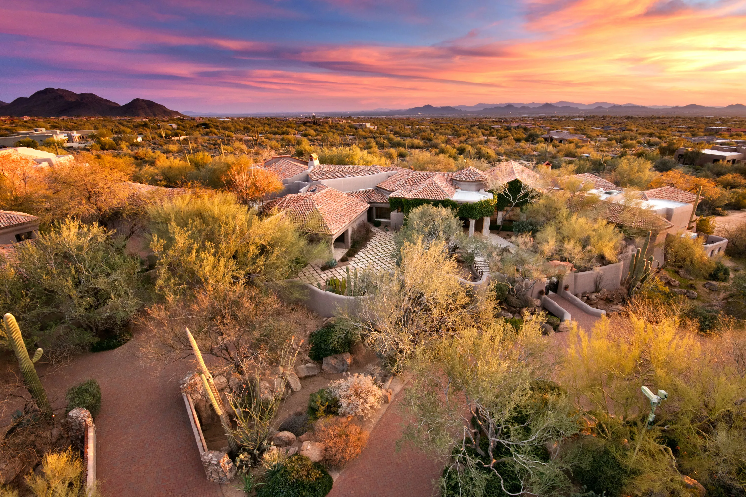 9422 East Happy Valley Road, Scottsdale, Arizona 85255 - hrm7341_klynjb