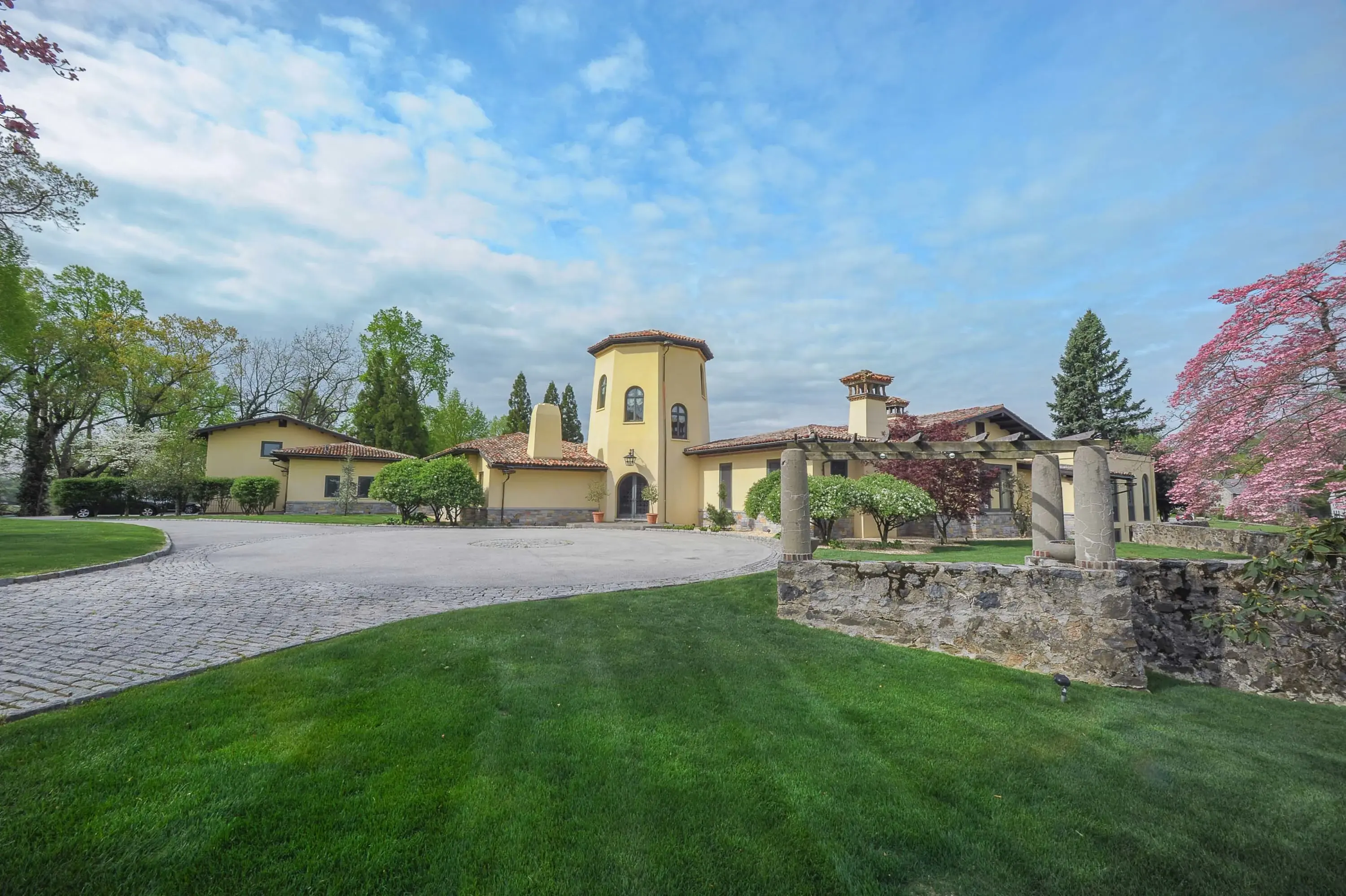 100 Springhouse Lane, Near Philadelphia, Pennsylvania 19073  - 100-springhouse-lane-newtown-square-pennsylvania03_xoy0b7