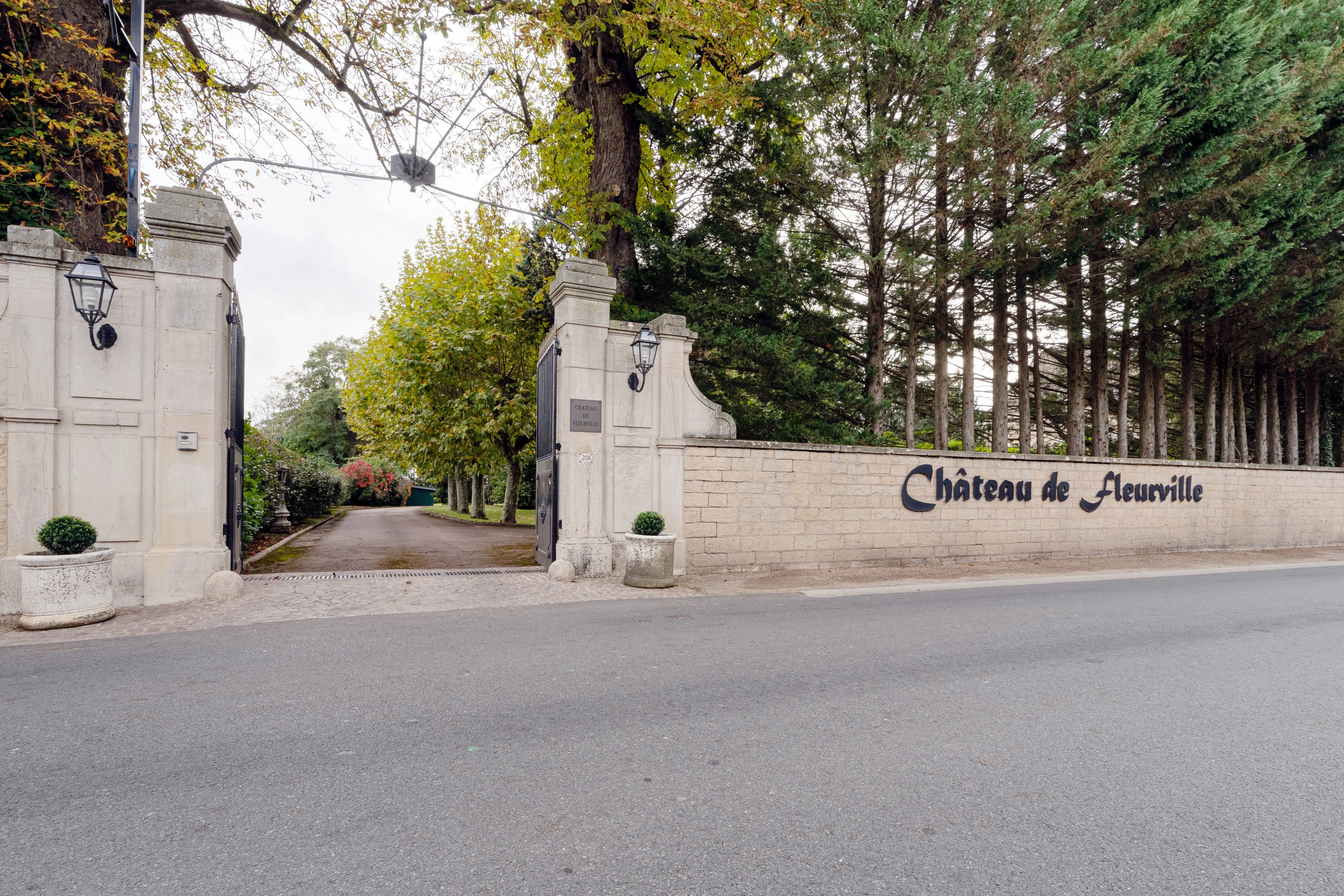 Rue du Glamont, Fleurville, Burgundy , France - Chateau-de-Fleurville22_ceay3g