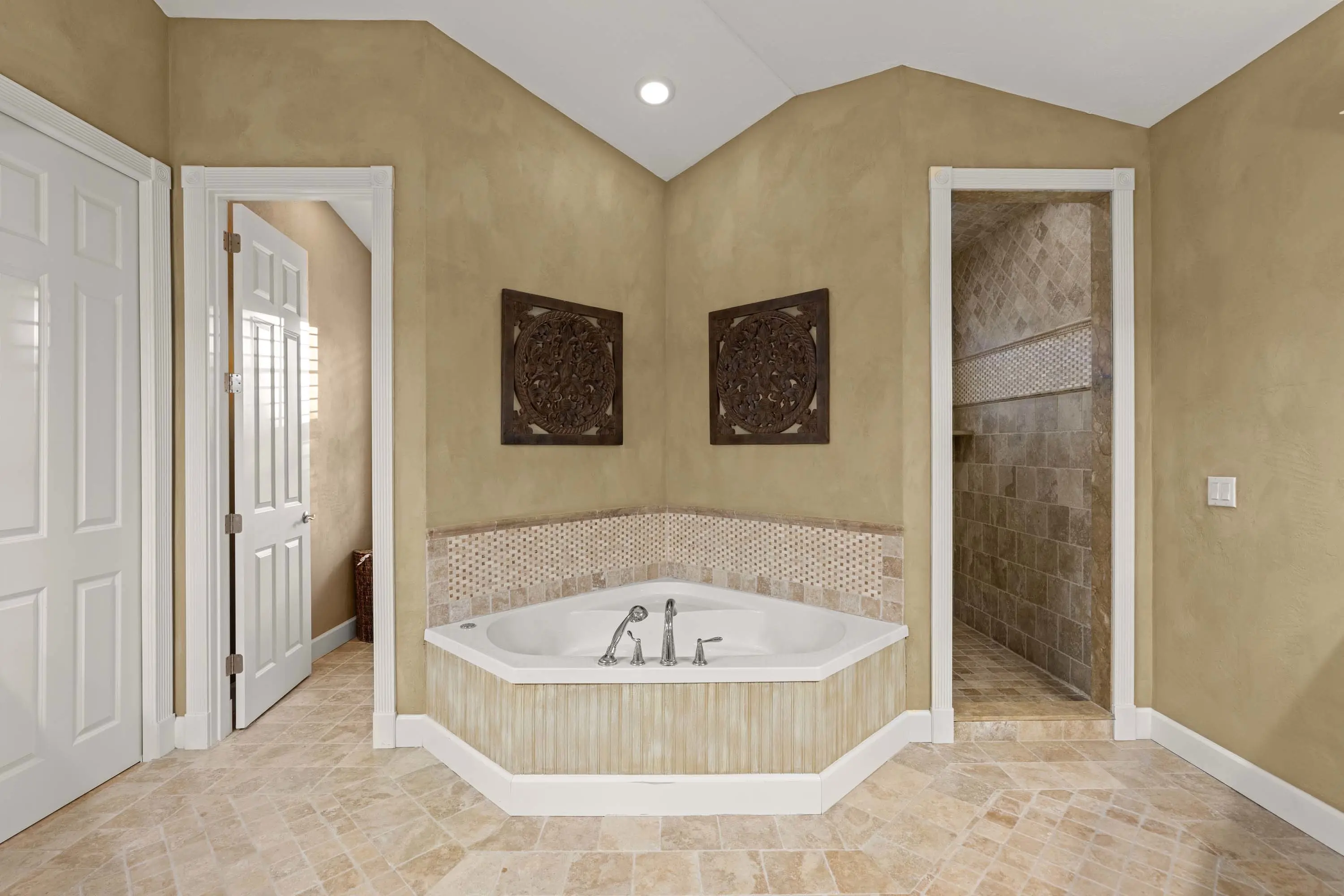 59 4 Broadcreek Circle - Luxury Real Estate - Concierge Auctions