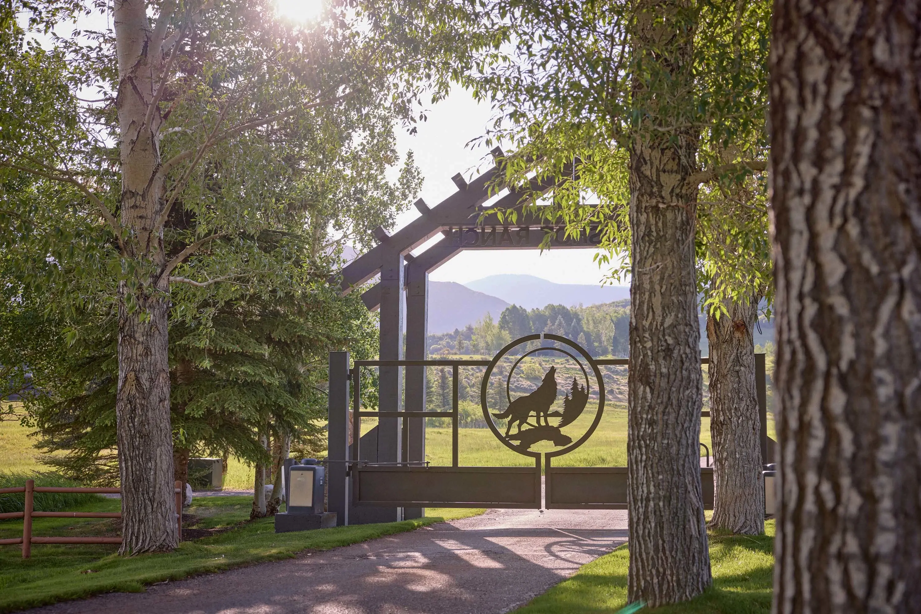 Moonshoot Ranch | 910 White Star Drive, Aspen, Colorado 81611 - 03_Moonshot_Ranch_910_White_Star_Drive_Aspen_CO_81611_w2qedi