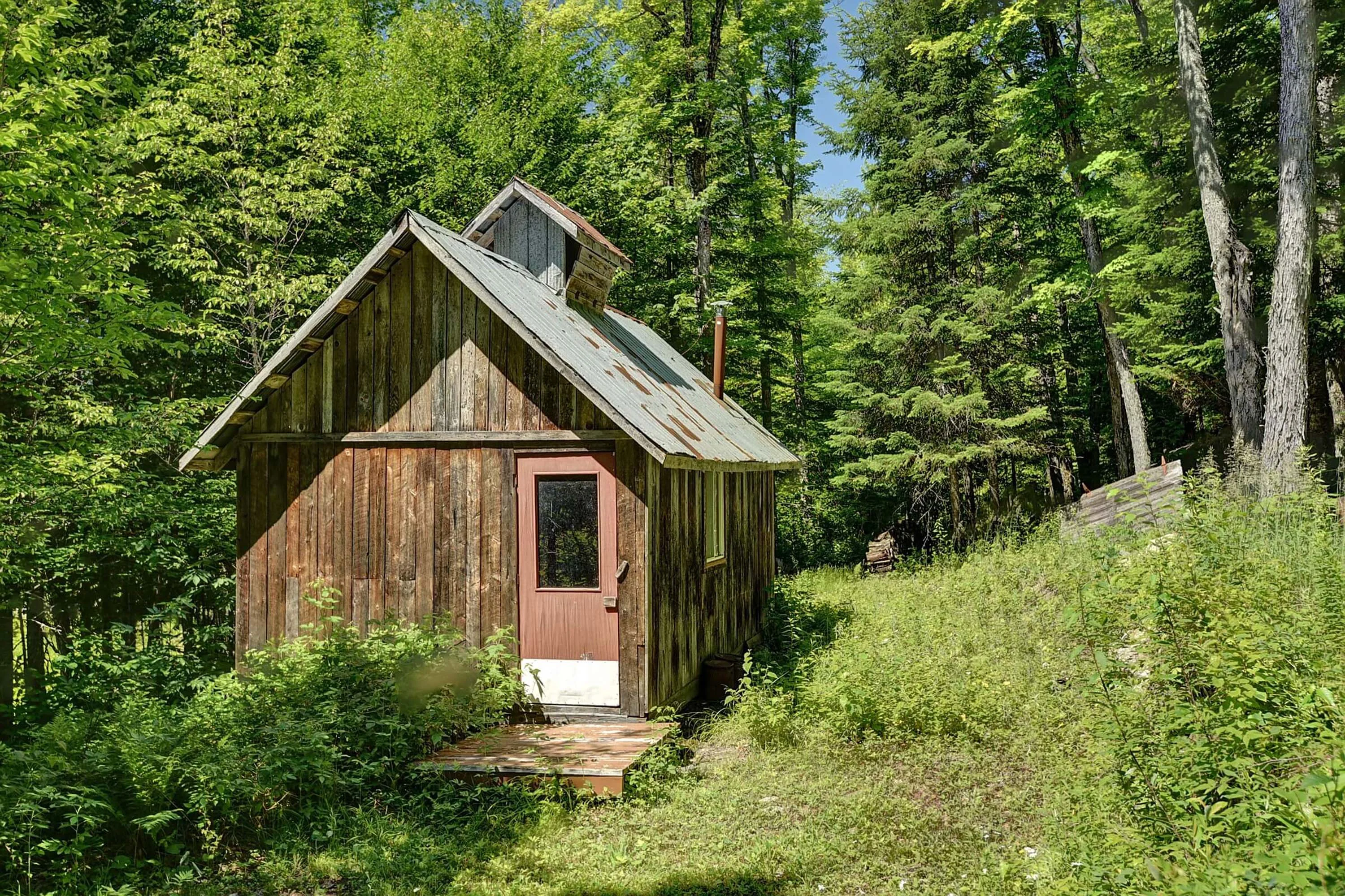 10 Chemin du Lac-Cache, Near Mont-Tremblant, Quebec J0T 1R0, Canada - 1-16-chemin-du-lac-cache-la-macaza-quebec52_dp5h4n