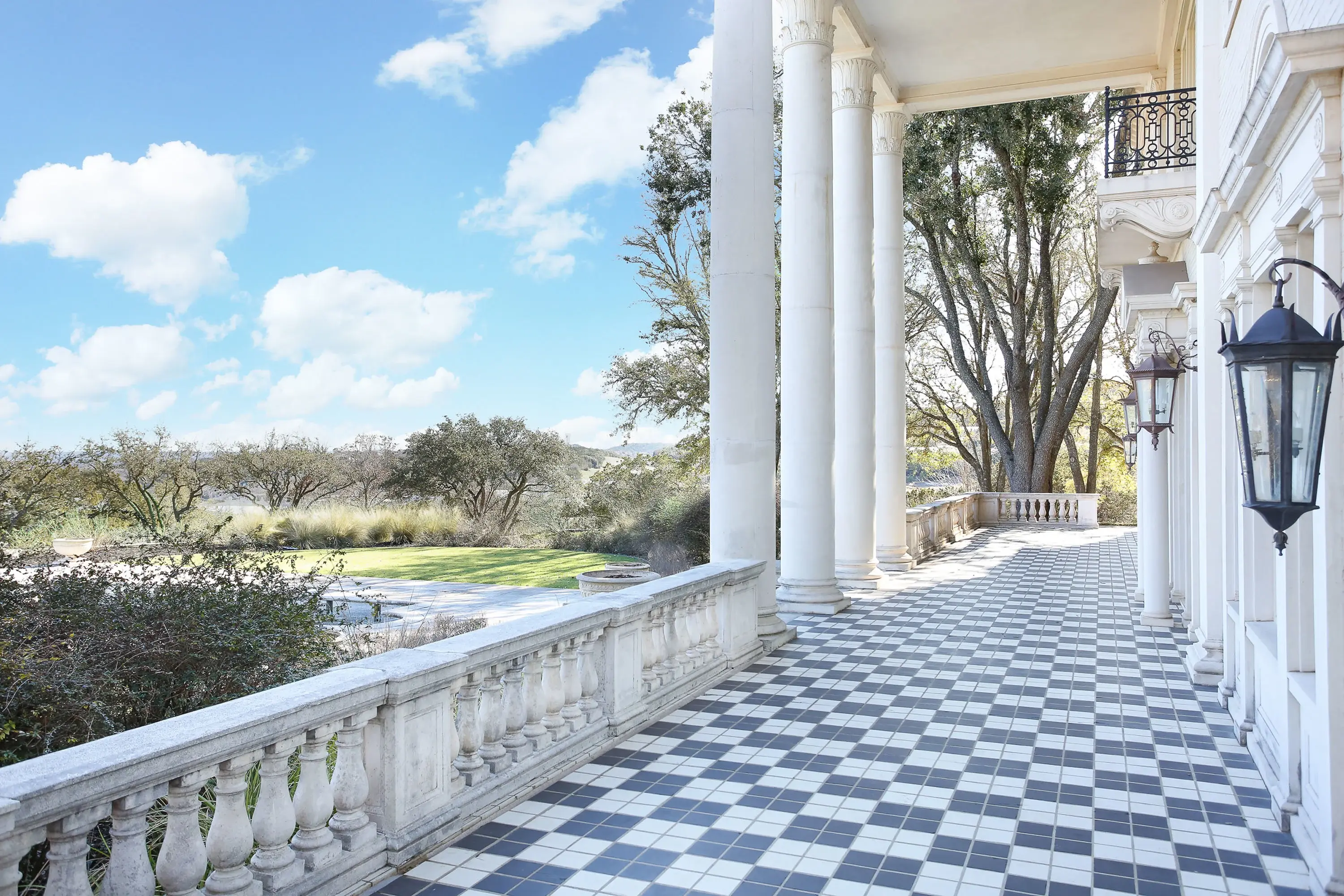 444 Sidney Baker Street South, Texas Hill Country, Texas 78028 - 444-sidney-baker-street-south-kerrville-texas04_ycmh7a