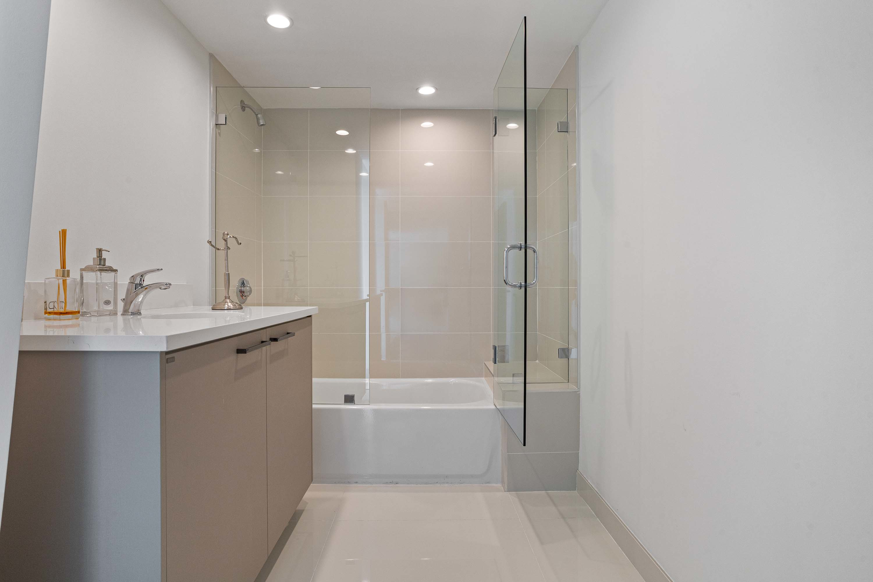 08 Unit 601 1150 101st Street - Luxury Real Estate - Concierge Auctions