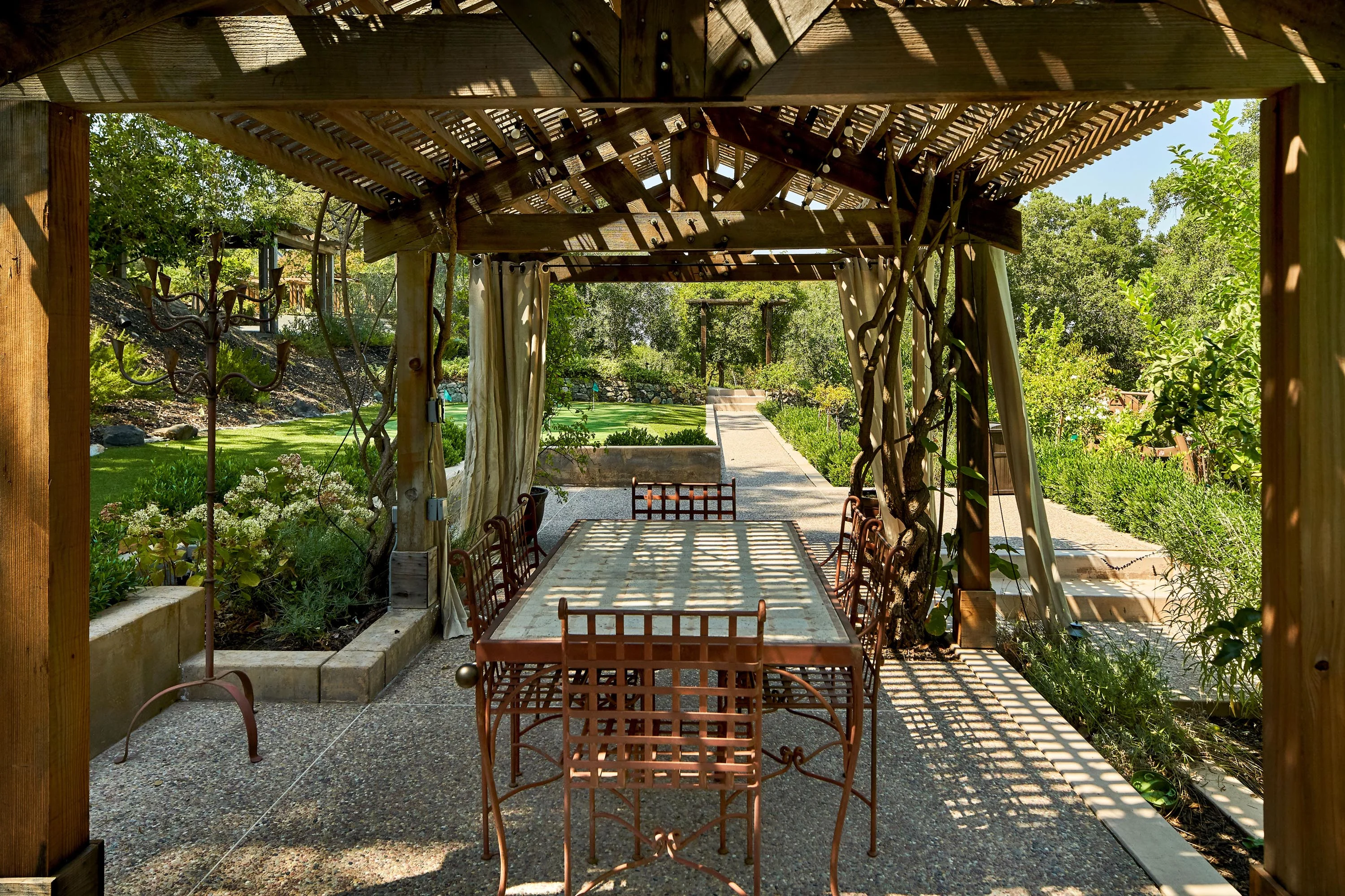 690 Loyola Drive, Silicon Valley, California 94024 - 690-loyola-drive-los-altos-hills-california58_zgbjee