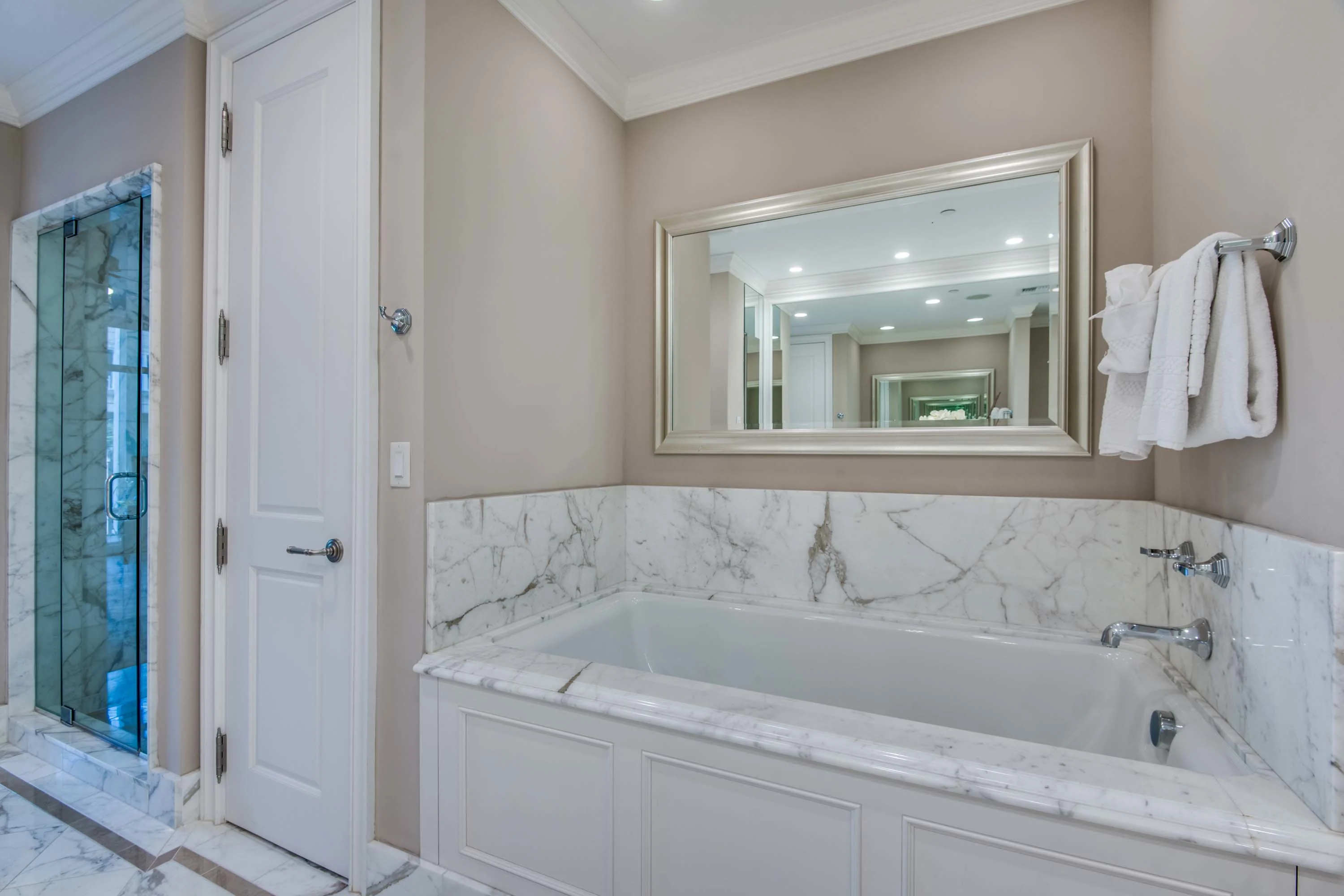 2555 North Pearl Street, #202, Ritz-Carlton Residences, Dallas, Texas 75201 - 2555-north-pearl-street-dallas-texas_21_ctk2uk