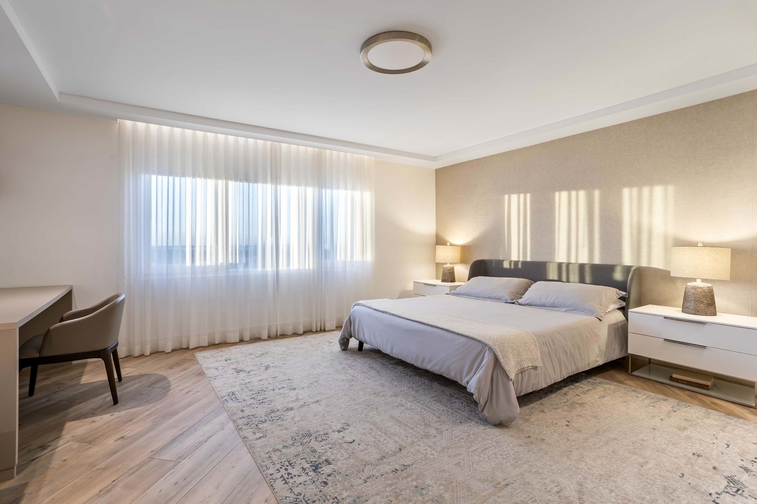 15 2301 Collins Ave Apt 1432 - Luxury Real Estate - Concierge Auctions