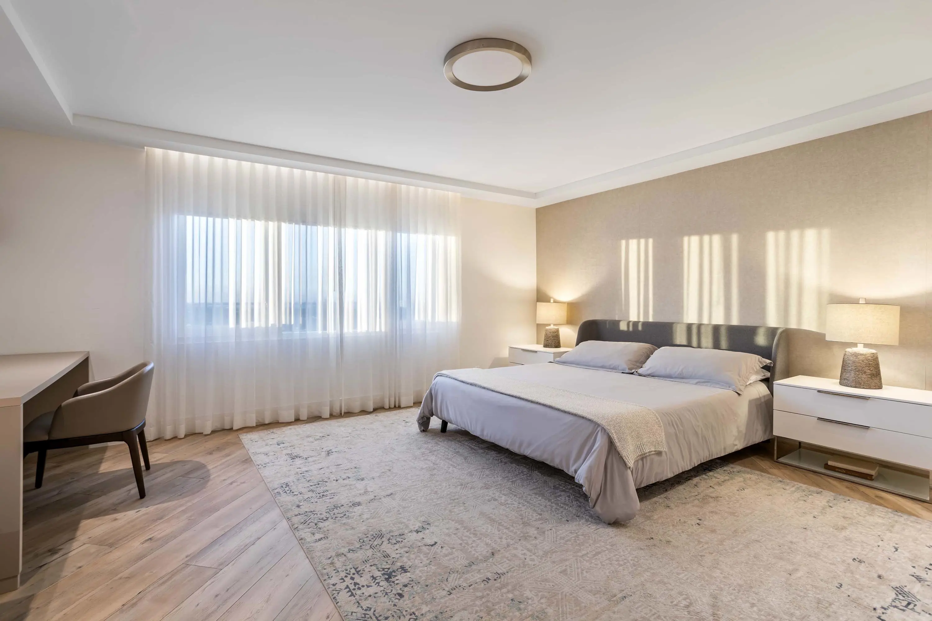 15 2301 Collins Ave Apt 1432 - Luxury Real Estate - Concierge Auctions