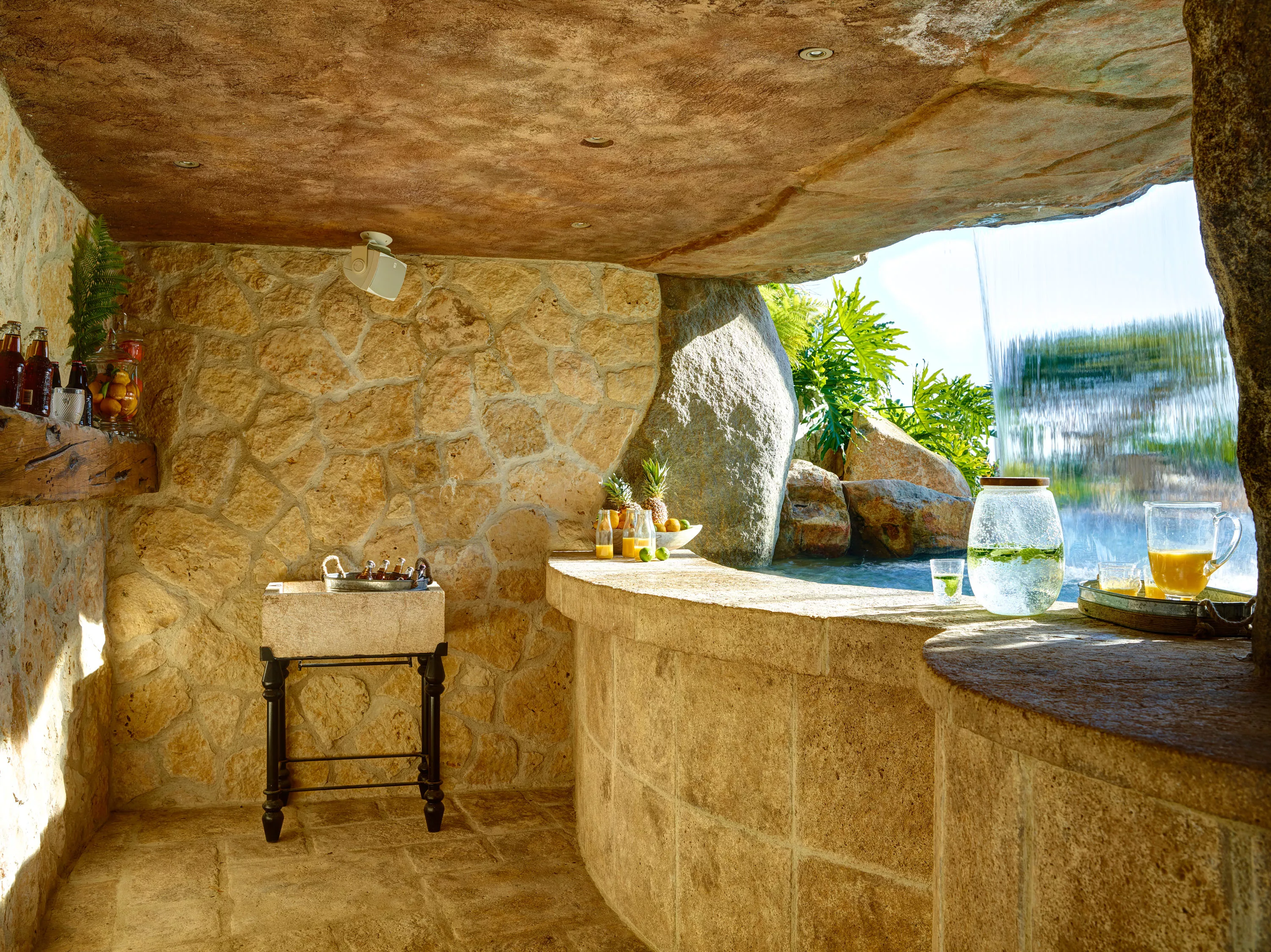 18127 Via Roswitha, Rancho Santa Fe, California 92067 - 18127-via-roswitha-rancho-santa-fe-ca-20-27-18-42-4242_ifuxta