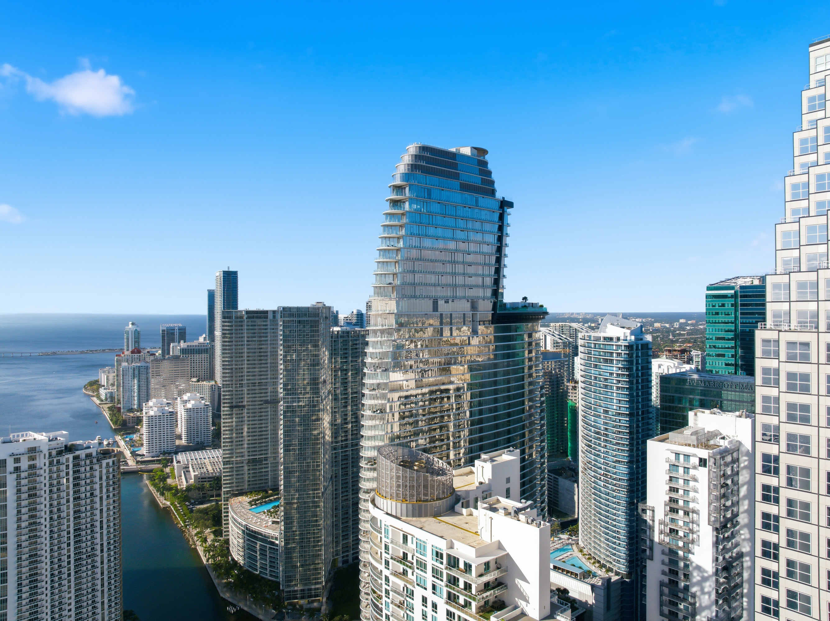 025 300 Biscayne Boulevard Way