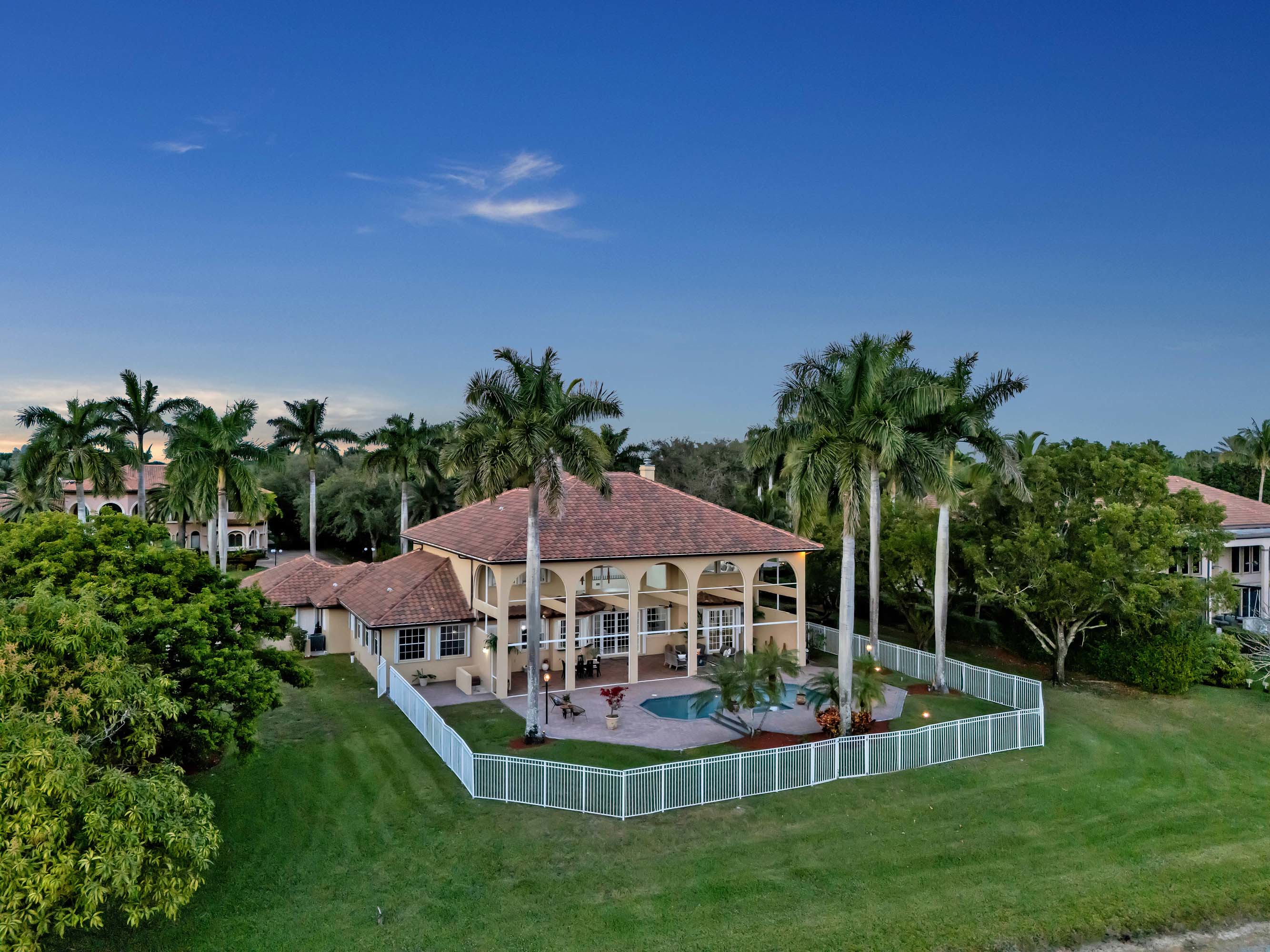 02 3855 Windmill Lake Road - Luxury Real Estate - Concierge Auctions
