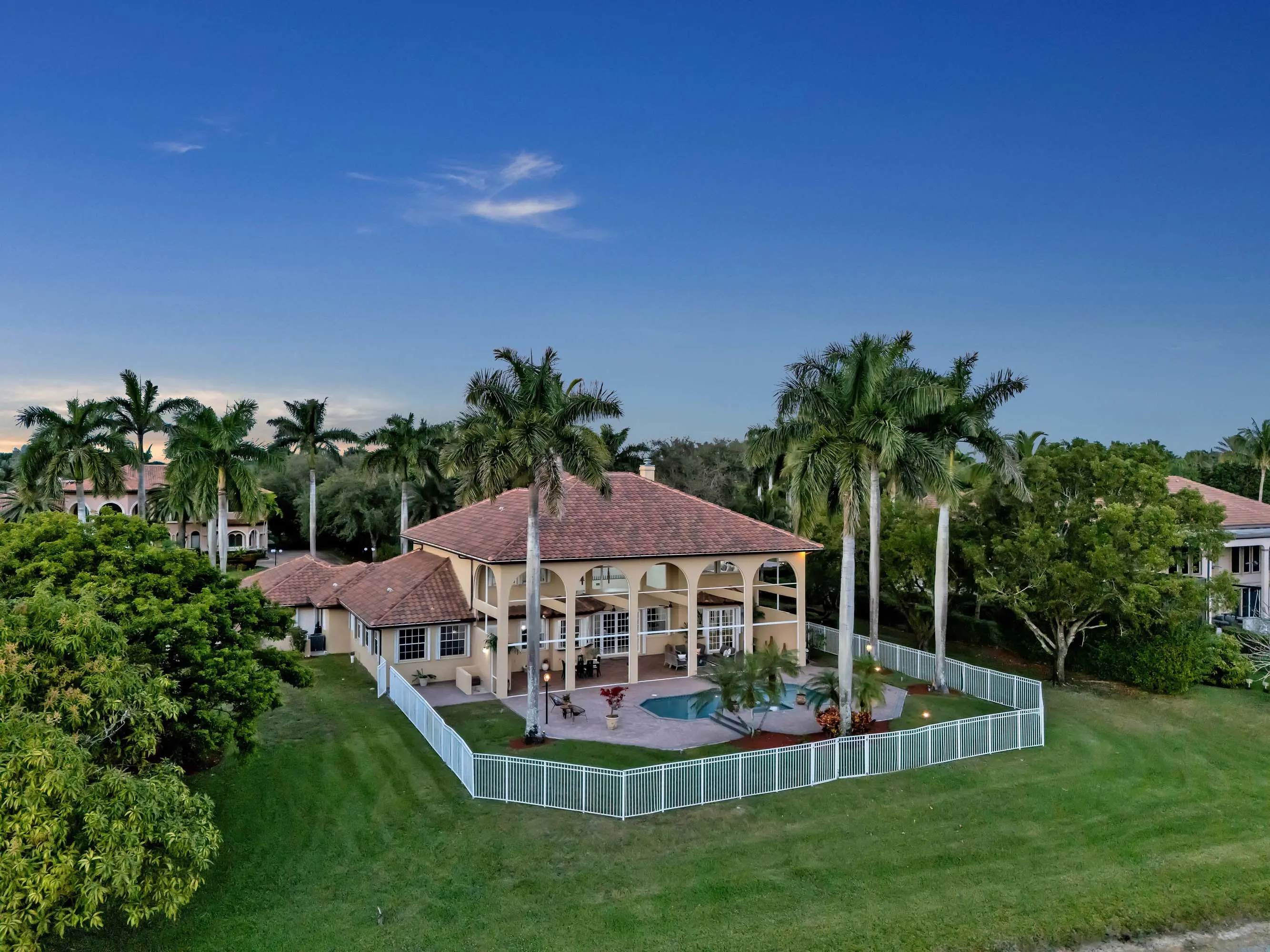 02 3855 Windmill Lake Road - Luxury Real Estate - Concierge Auctions