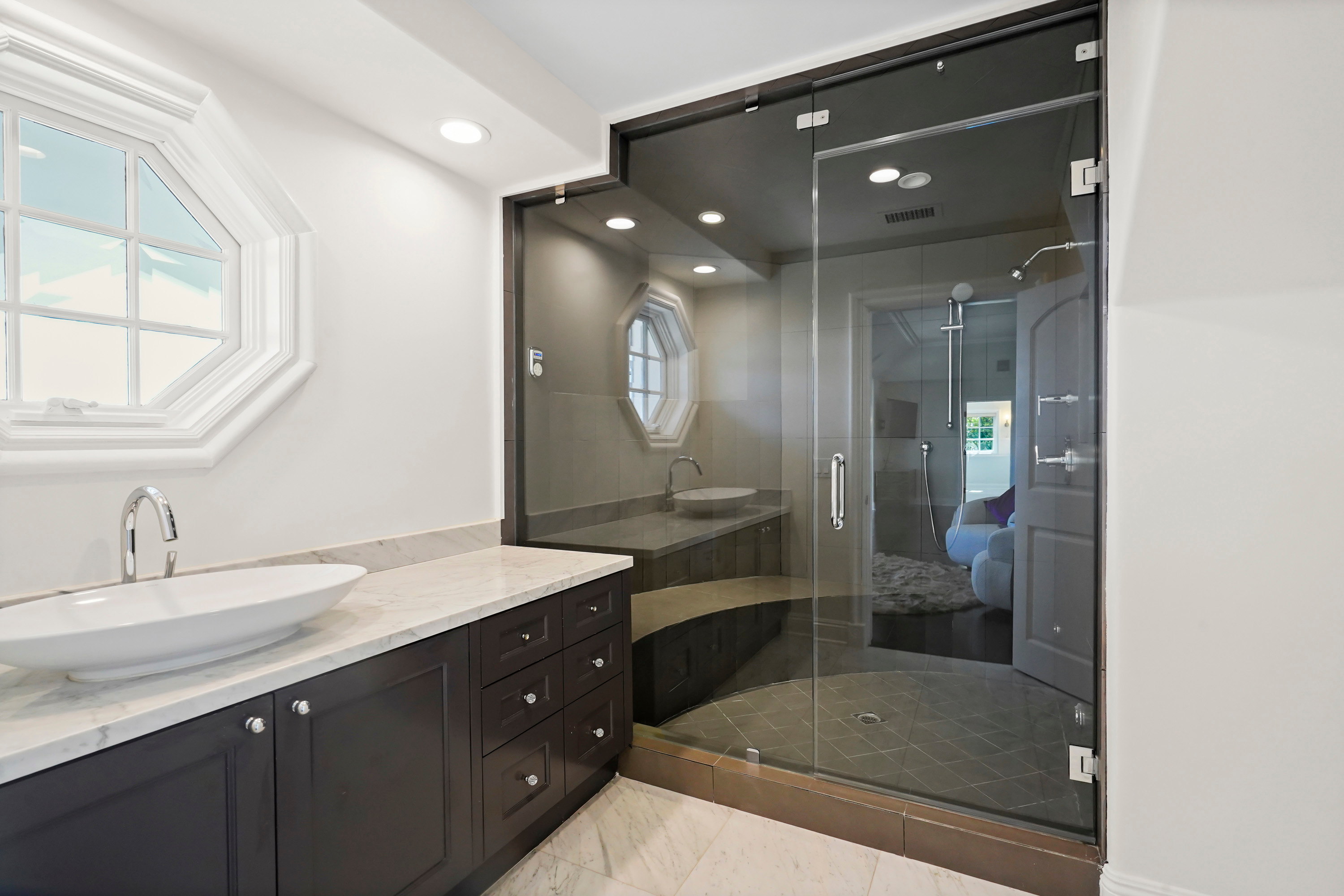 37 13320 Mulholland Drive - Luxury Real Estate - Concierge Auctions