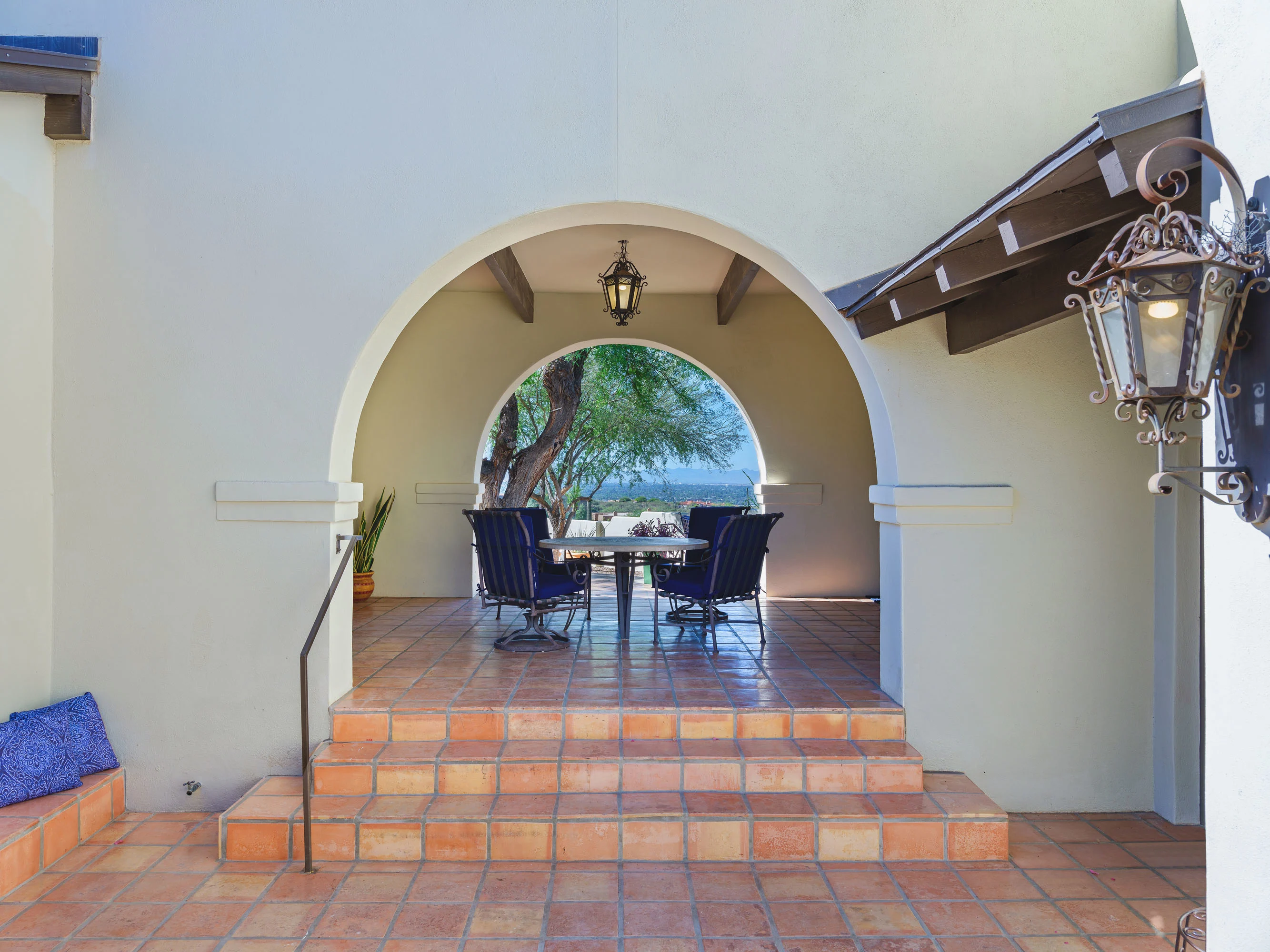 5201 North Hacienda Del Sol Road, Tucson, Arizona 85718