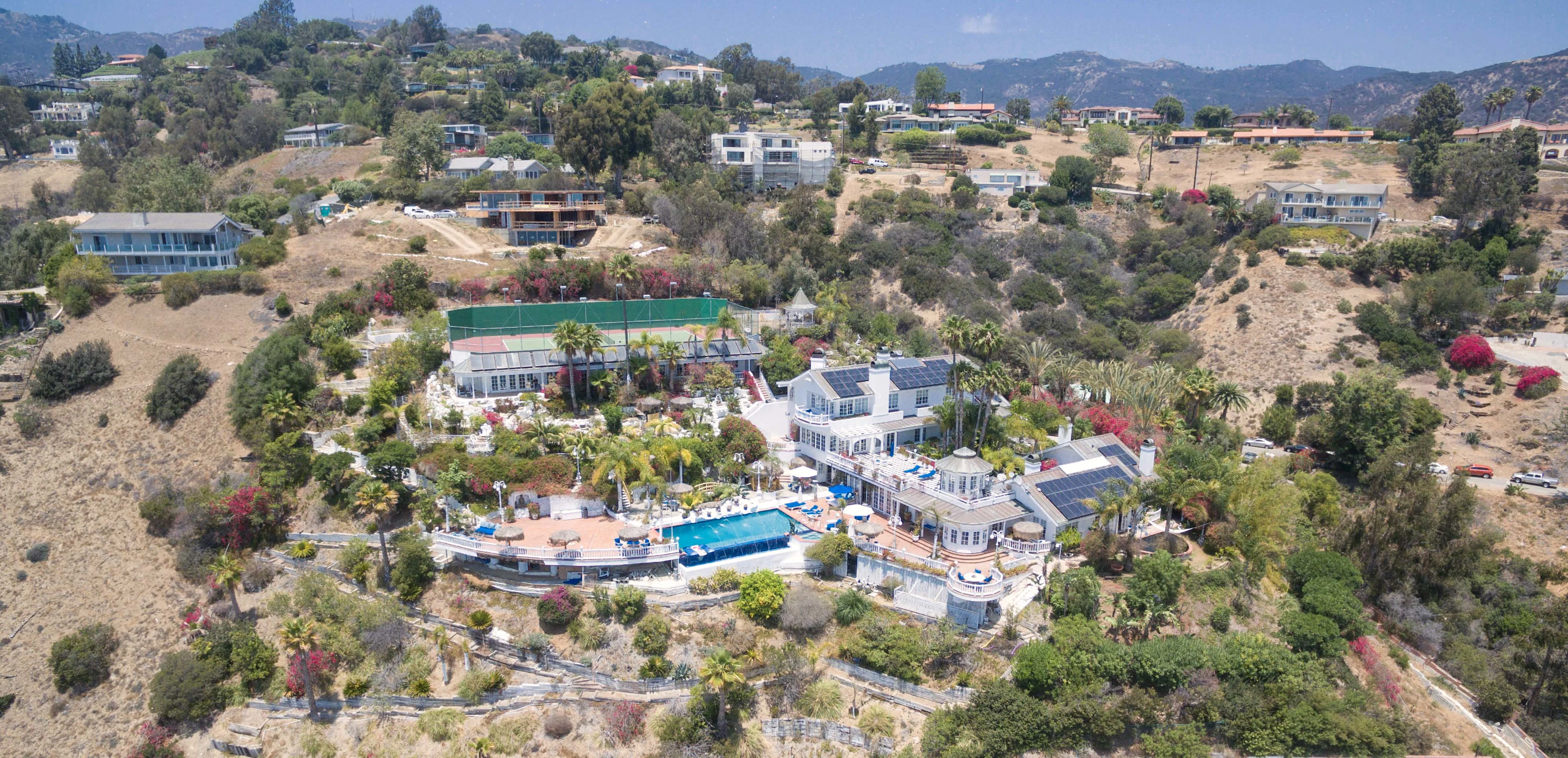 21500 Calle Del Barco, Malibu, California 90265 - 21500-calle-del-barco-malibu-california_03_ffyey6