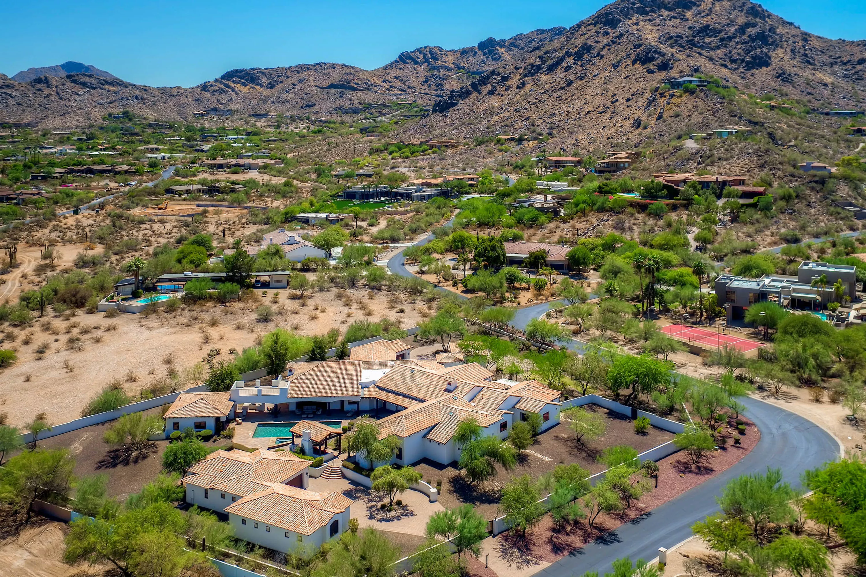 7839 North Foothills Drive South, Paradise Valley, Arizona 85253 - 7839-north-foothills-drive-south-paradise-valley-arizona02-20-00-31-3131_phni7u