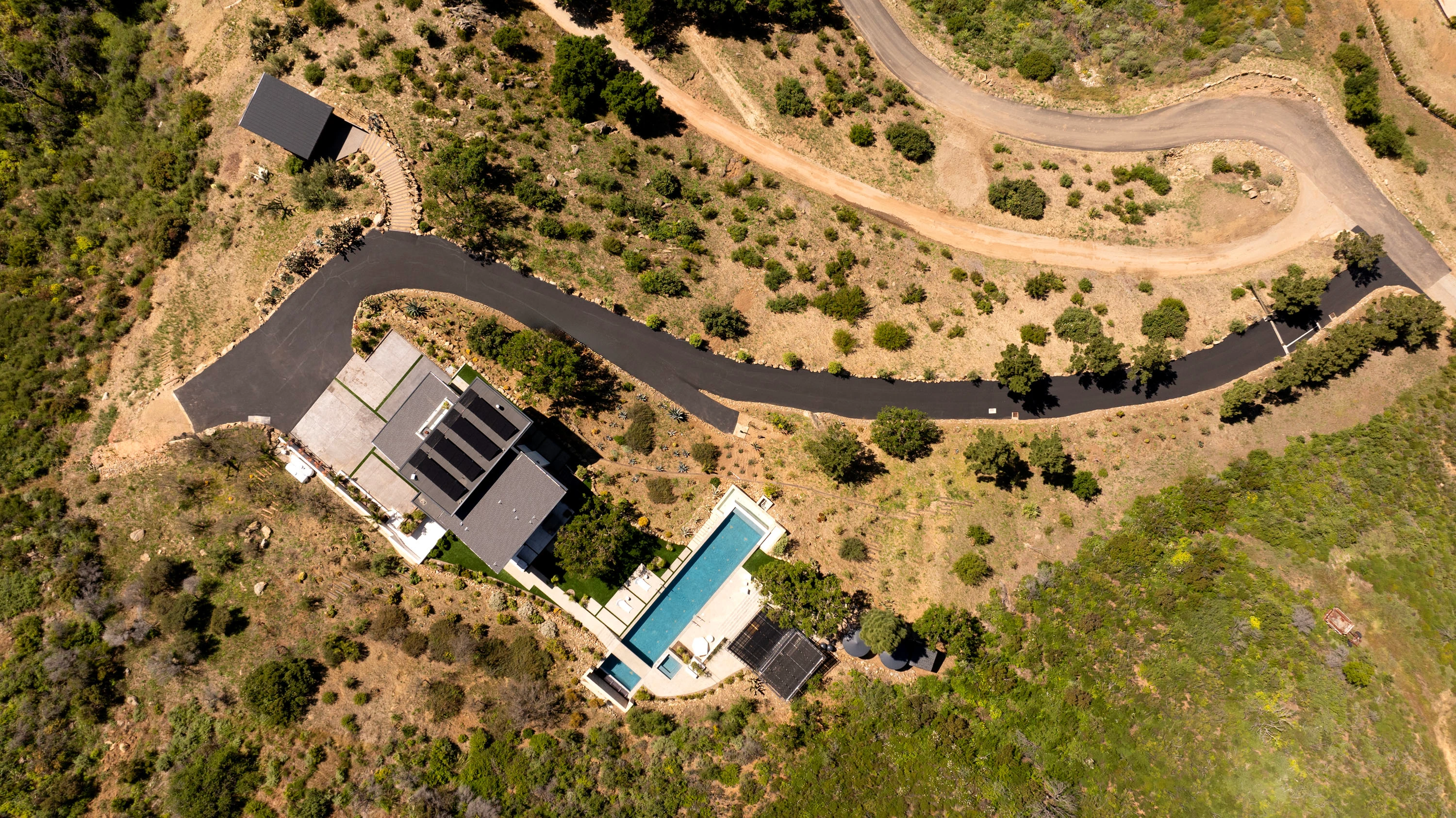 LedgeWater awaits as a stunning architectural masterpiece in West Malibu, representing the ultimate fusion of luxury, privacy, and natural beauty. 