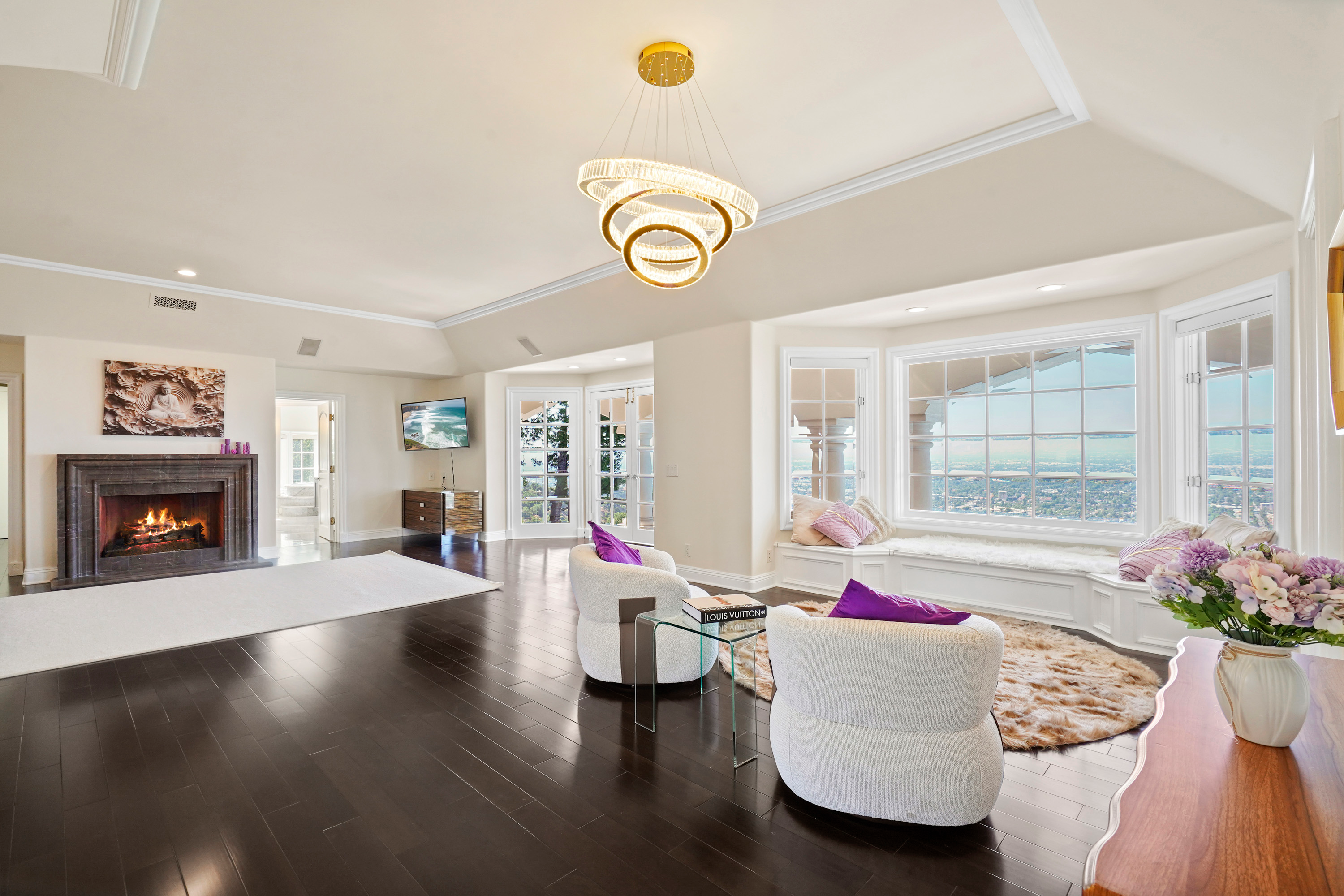 30 13320 Mulholland Drive - Luxury Real Estate - Concierge Auctions