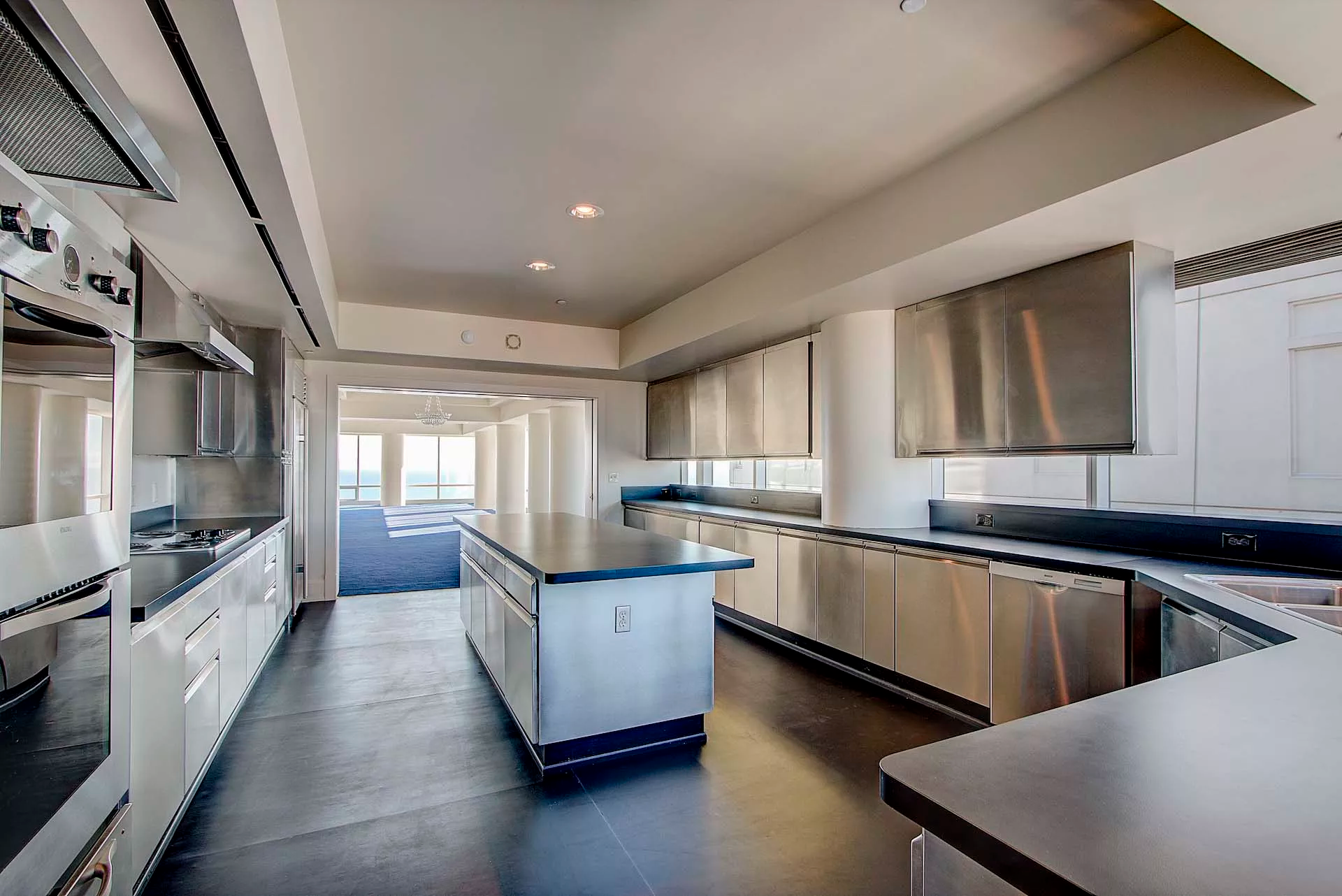 923 E Kilbourn Avenue, Milwaukee, Wisconsin 53202 - 923-east-kilbourn-avenue-unit-3200-milwaukee-wisconsin24_z2ngyw