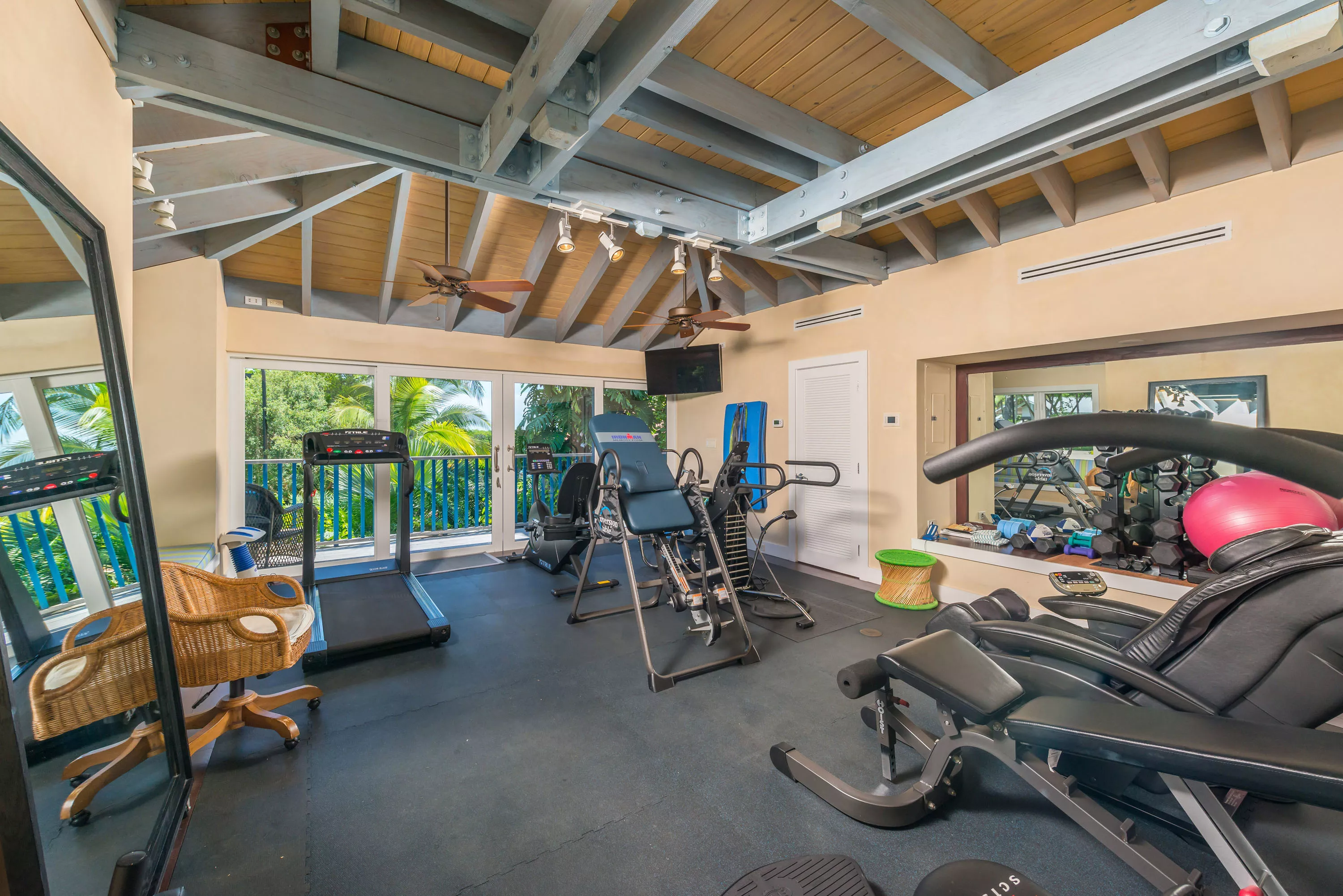 960 Harbor Drive, Key Biscayne, Florida 33149 - 960-harbor-drive-key-biscayne-florida41_vh52ey
