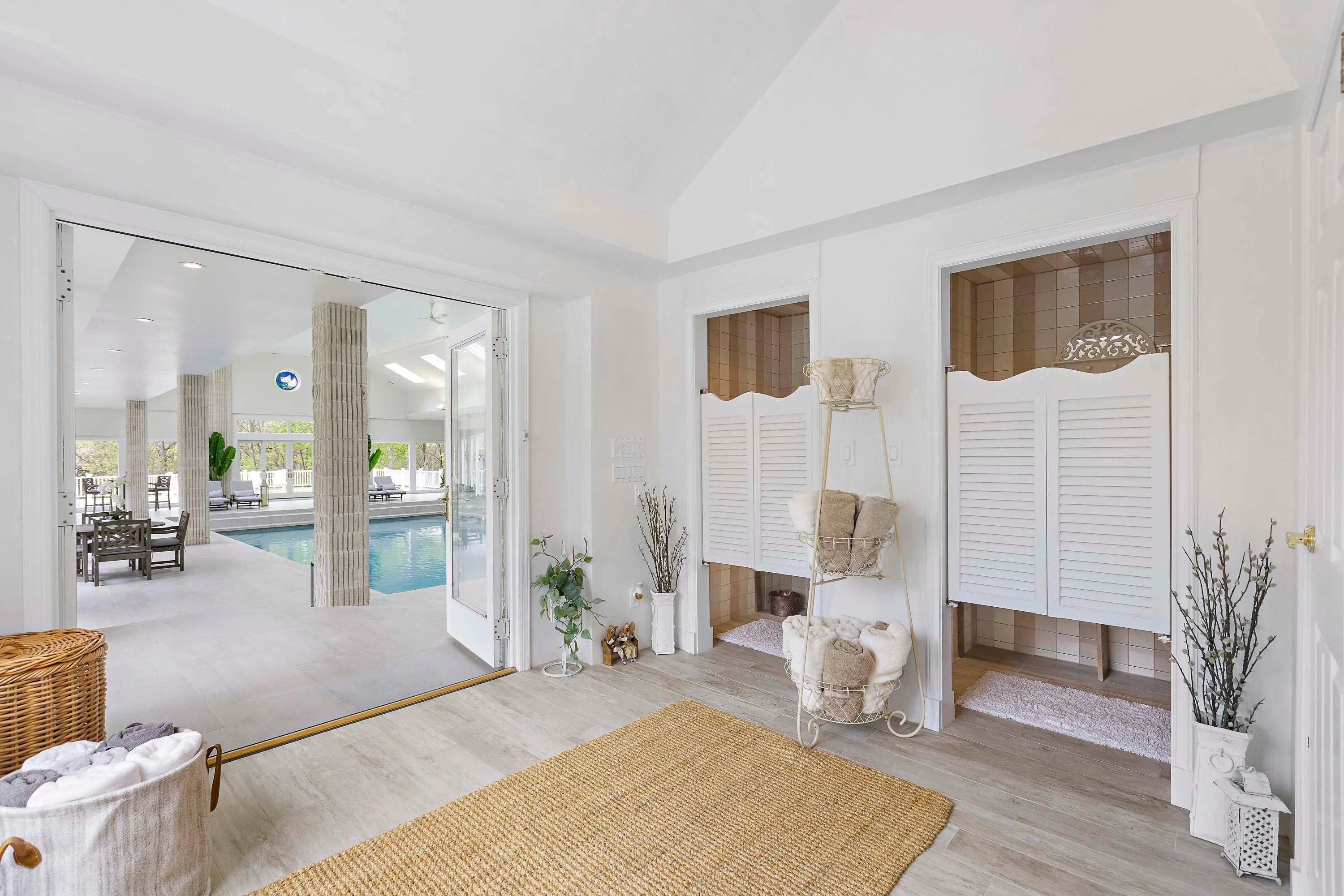 Swan Manor | 1 Swan Place, Nissequogue, Gold Coast, New York 11780 - 28_Swan_Manor_1_Swan_Place_Saint_James_NY_11780_m4dtgf