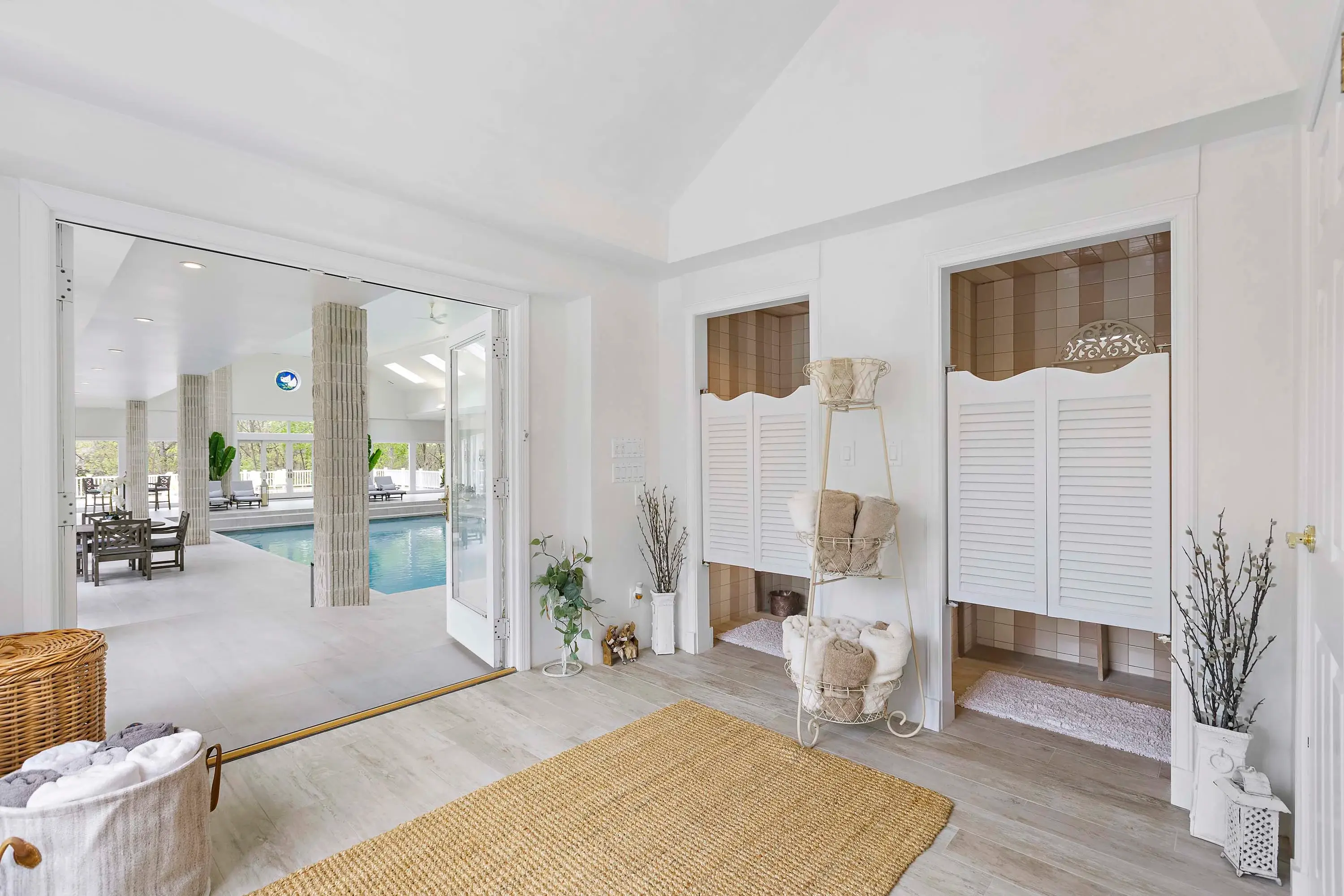Swan Manor | 1 Swan Place, Nissequogue, Gold Coast, New York 11780 - 28_Swan_Manor_1_Swan_Place_Saint_James_NY_11780_m4dtgf