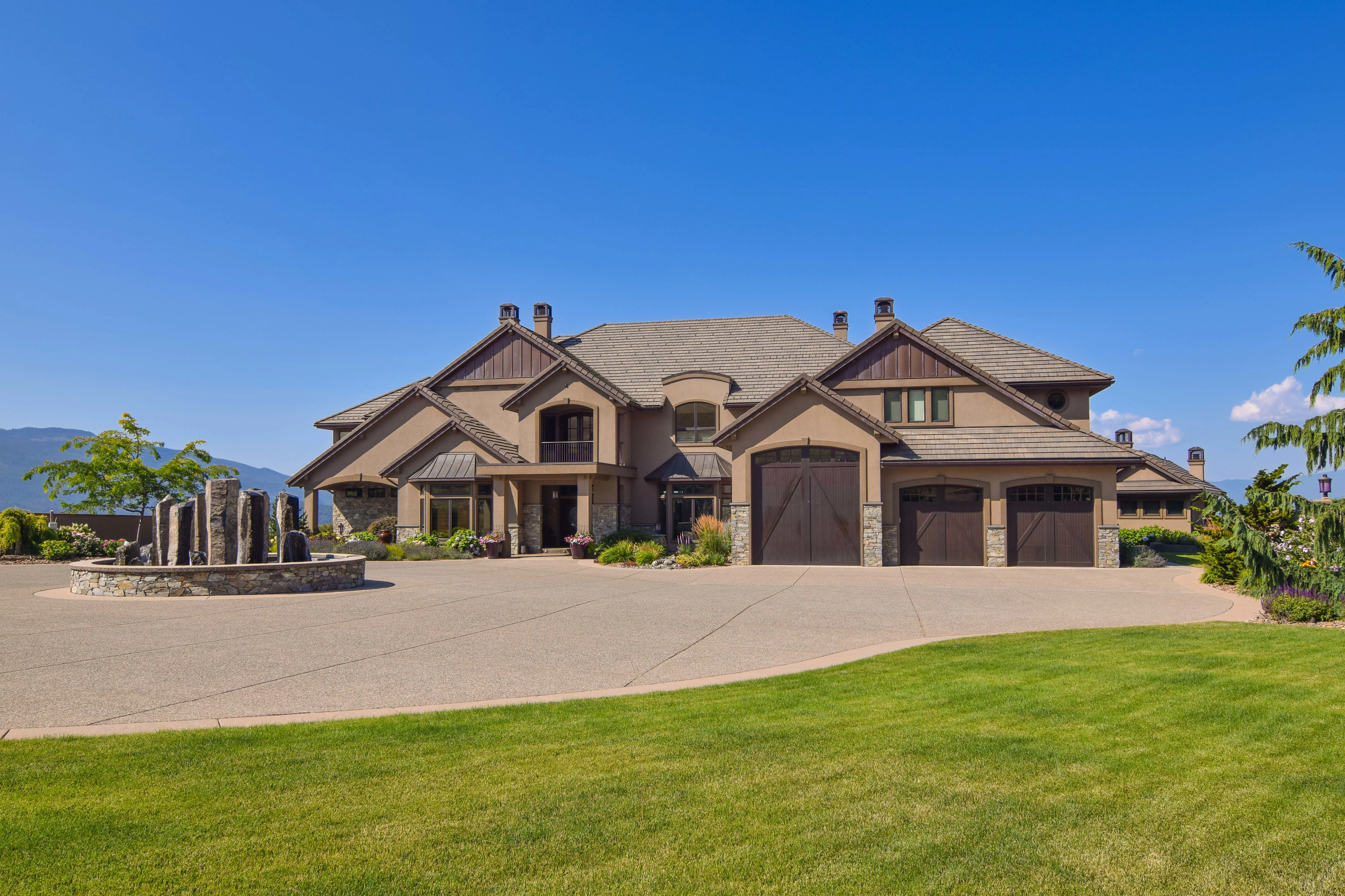 133 Ravine Drive, Coldstream, British Columbia V1B 4C9, Canada ...