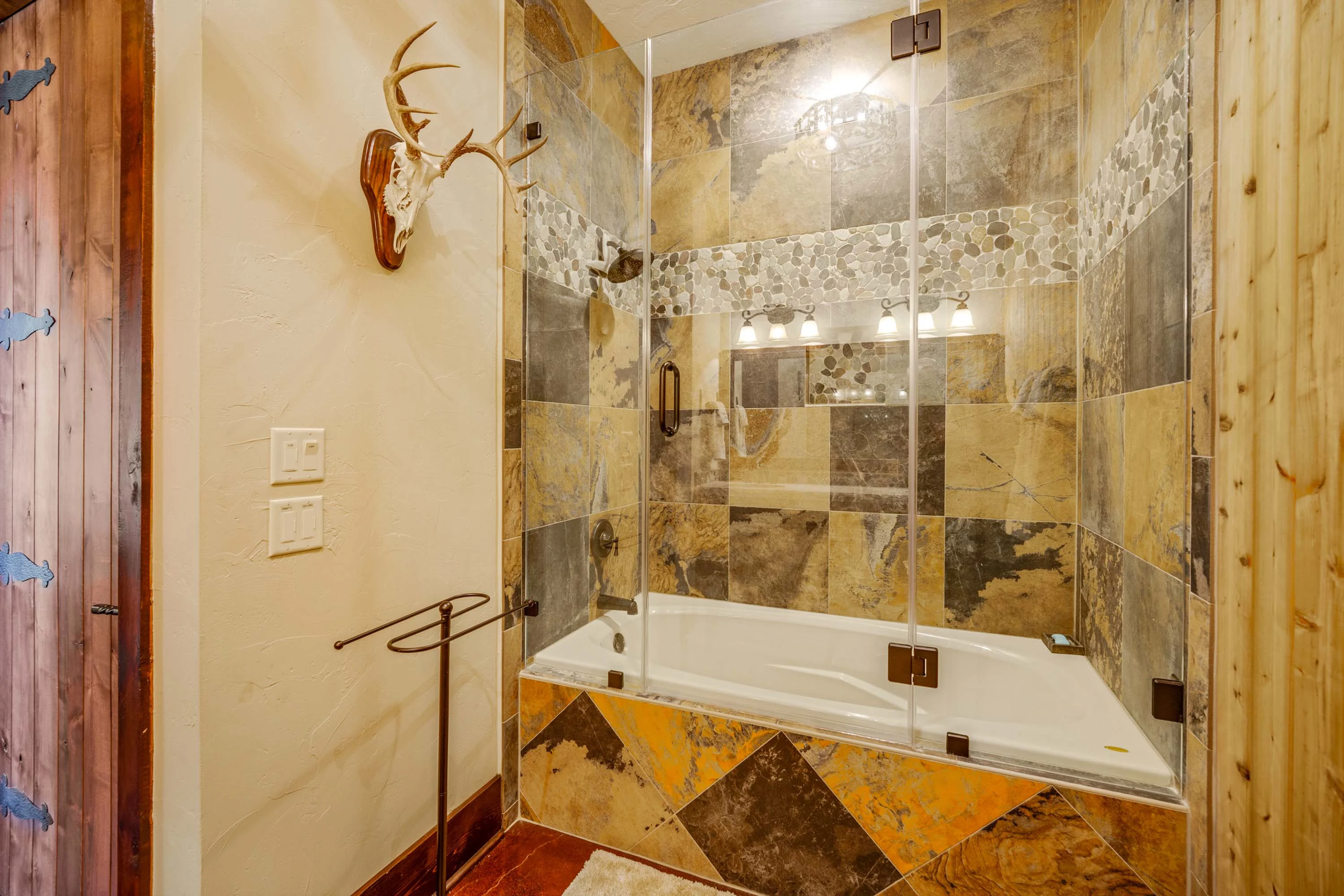 1773 County Road 101, Colorado County, Texas 78934 - 1773-county-road-101-columbus-texas19_omvcfb