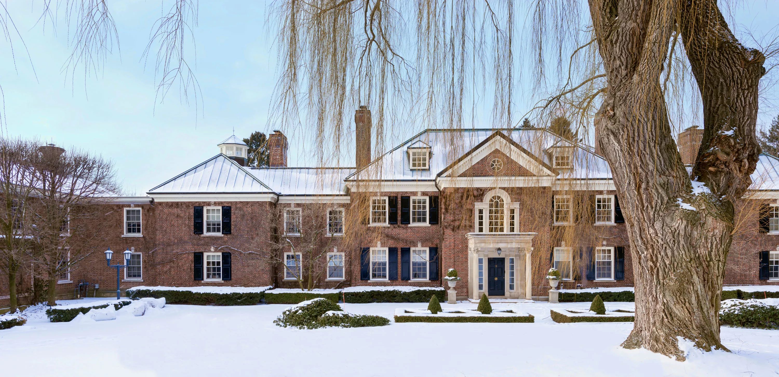 26 Park Lane Circle, Toronto, Ontario M3B 1Z7, Canada - 26-park-lane-circle-toronto-ontario-canada_00_ovjejz