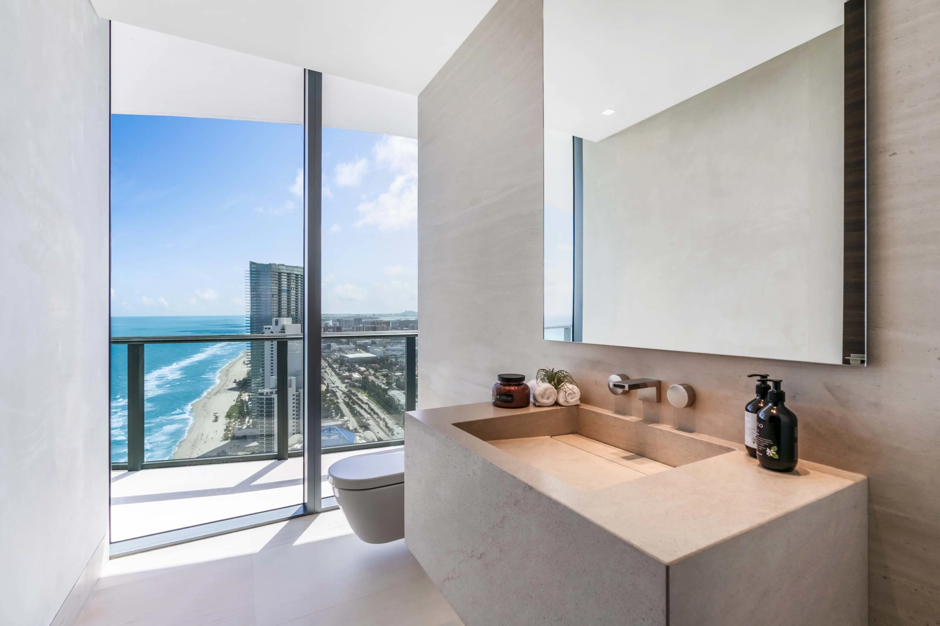 19575 Collins Avenue, The Regalia Penthouse, Miami, Florida 33160 - 19575-collins-ave-penthouse-4334_uy8hyj