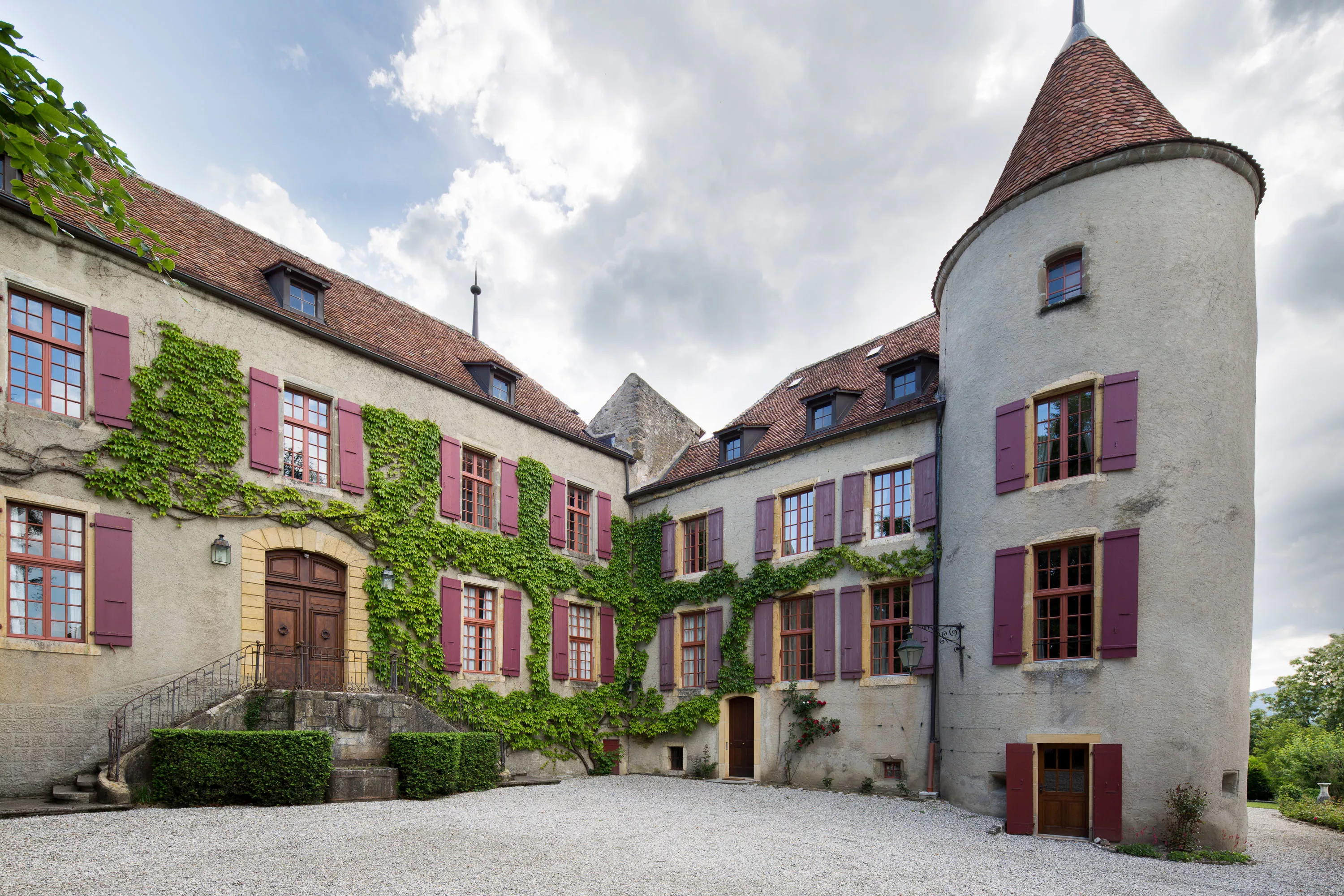 Chateau de Bavois, Lausanne, Vaud , Switzerland - chateaudebavois_02_us2rcq