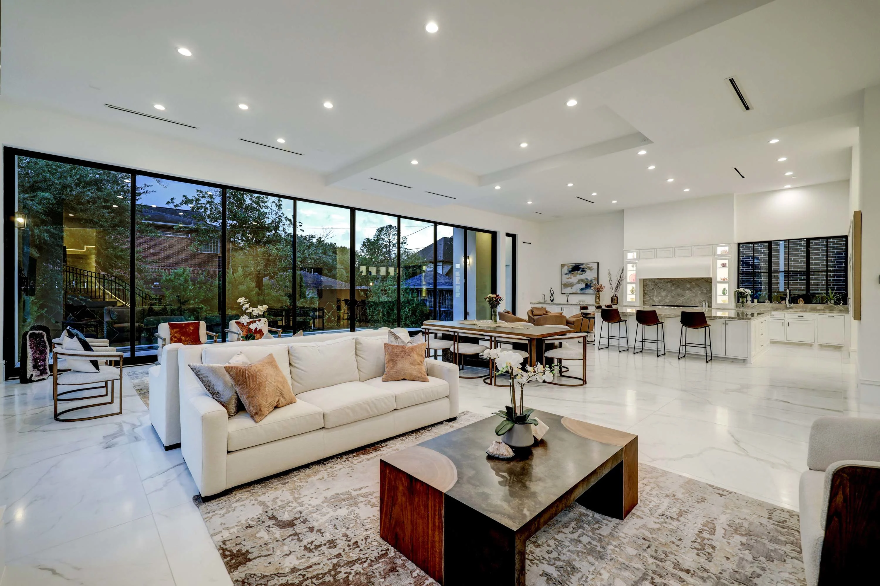 2501 Addison Road, Houston, Texas 77030 - 2501-addison-road-houston-texas08_j1ixqm