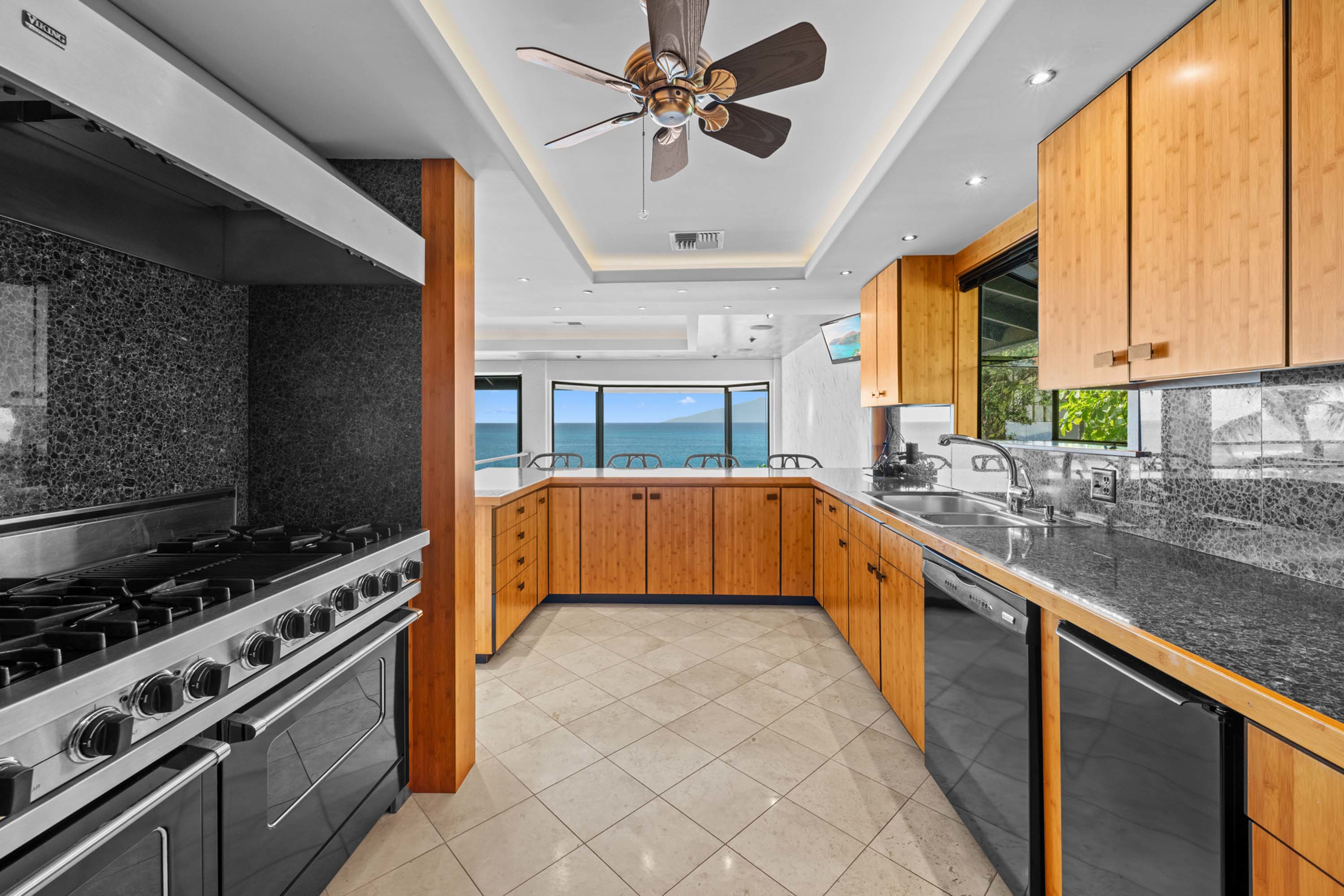 11 5163 and 5157 Lower Honoapiilani Rd, Lahaina, HI 96761 - Luxury Real Estate - Concierge Auctions