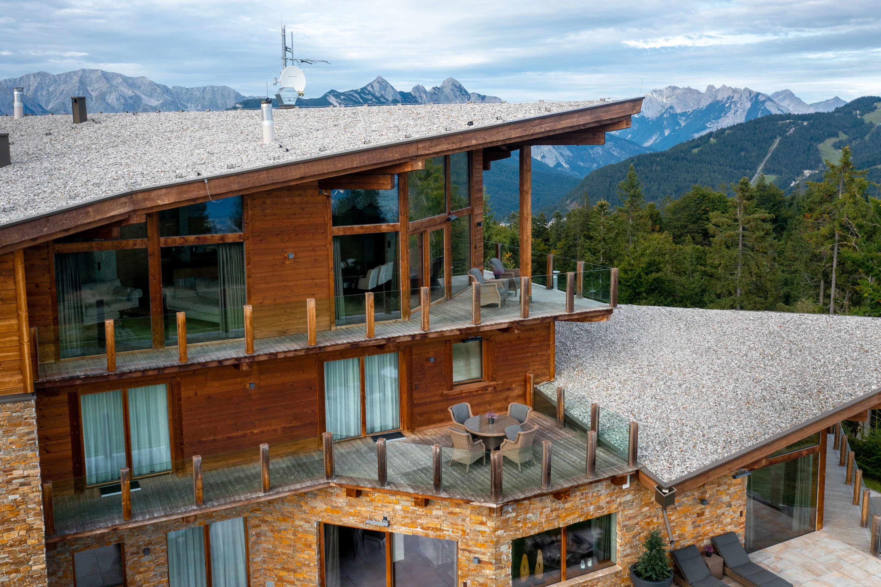 Luxury Mountain Chalet, Seefeld, Austrian Alps, Tirol , Austria - luxury-mountain-chalet-tirol-seefeld-austria64_x5e8zw