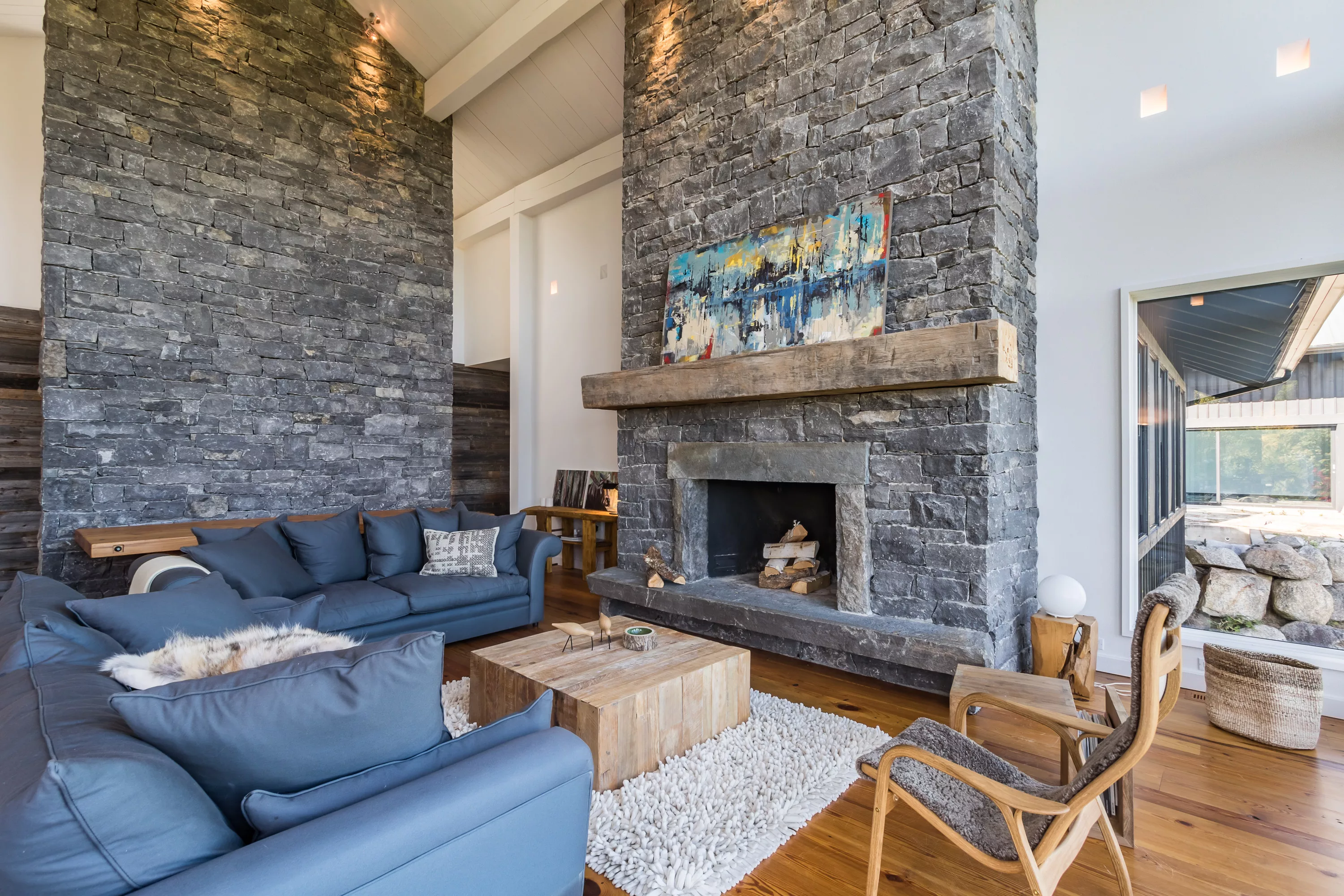 11 Chemin Killarney, Mont-tremblant, Quebec J8E 0C8, Canada - 11_Chemin_Killarney_Mont_Tremblant_Quebec_Canada04_rzuzrg