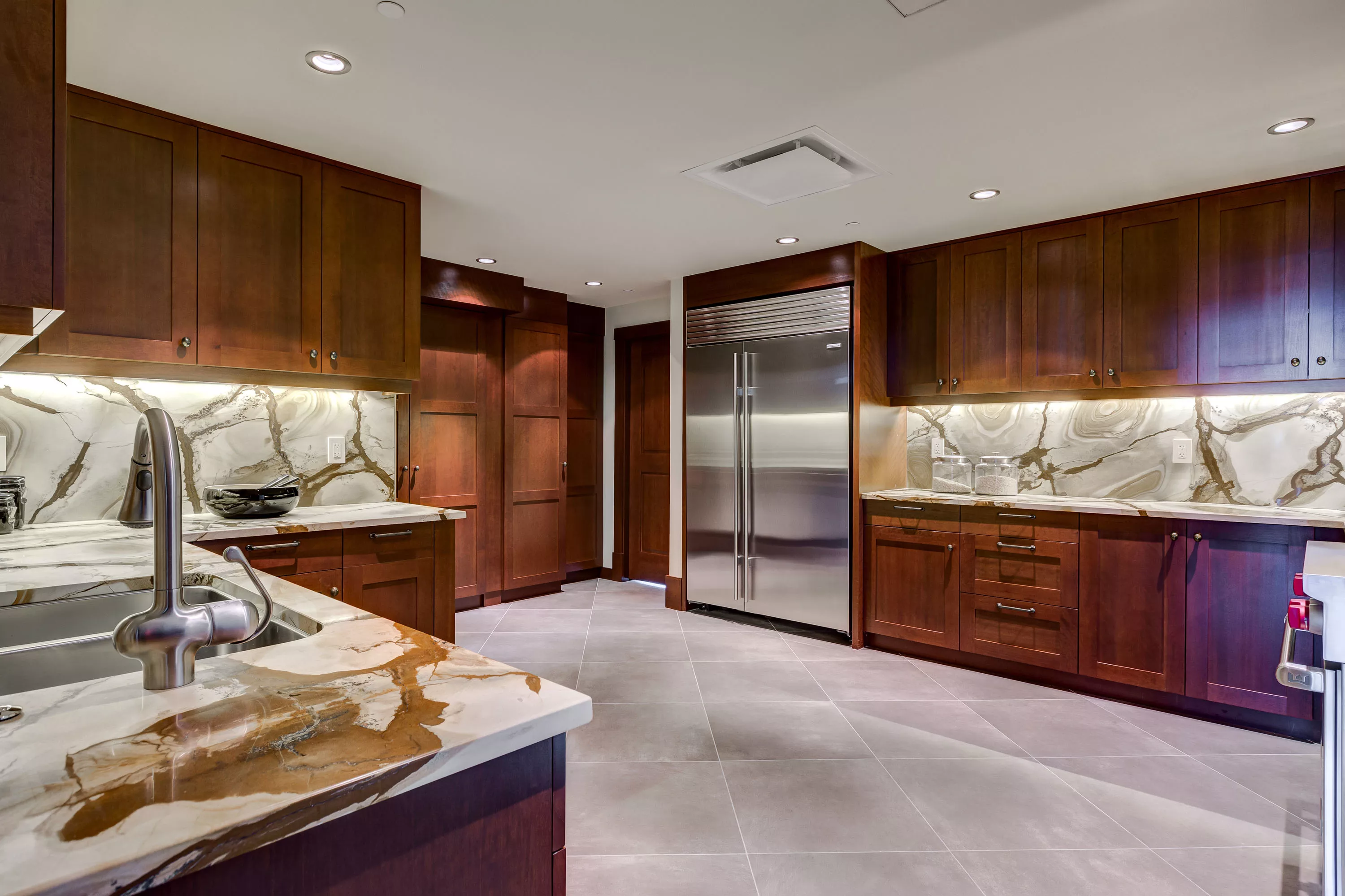 2601, 220 12th Avenue Southeast, Calgary, Alberta T2G 0R5, Canada - 2601-220-12th-avenue-southeast-calgary-alberta13_uyogsb